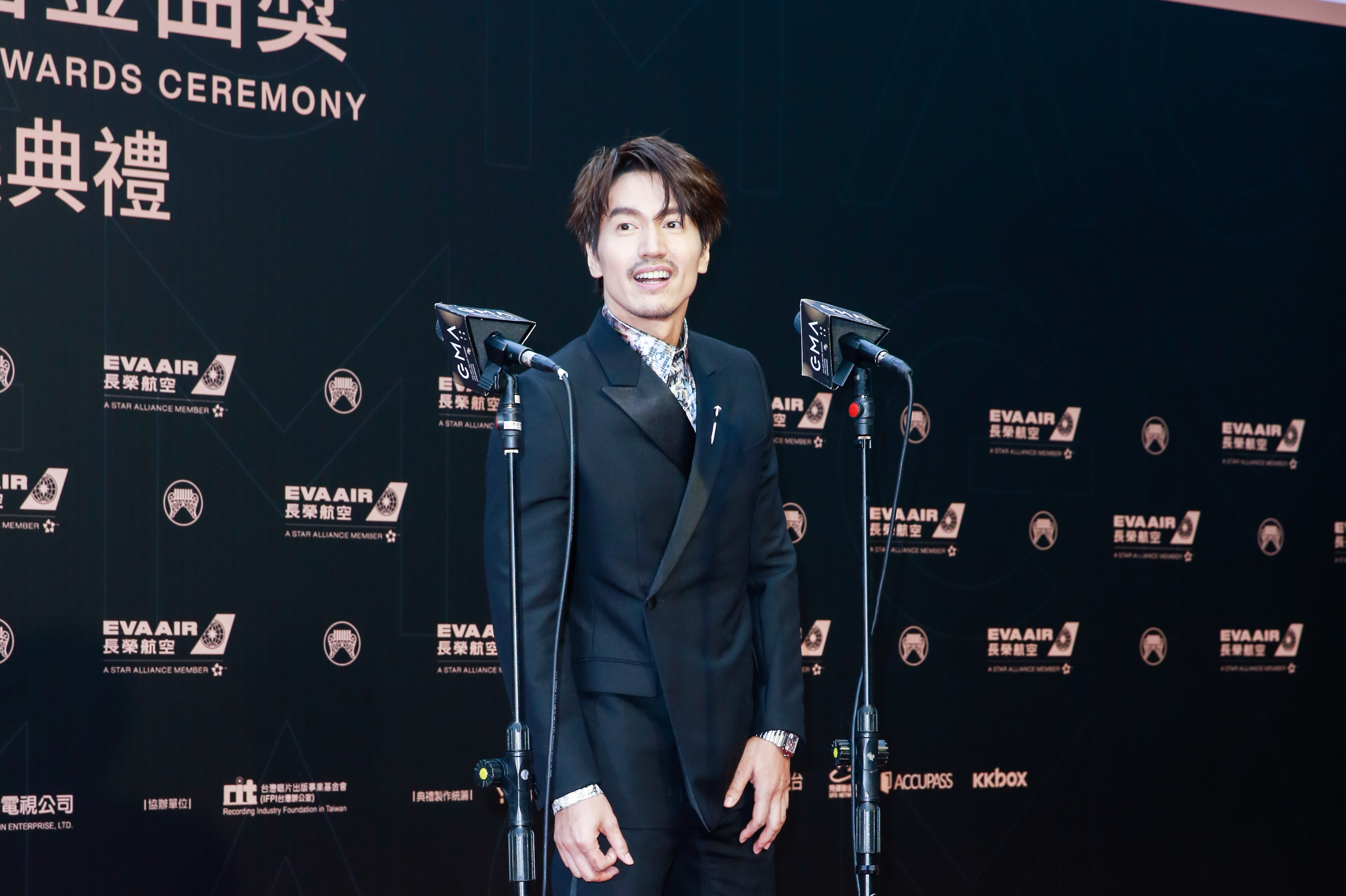 言承旭之前說祝福前女友林志玲，但在金曲紅毯上的表現卻不甚大方。