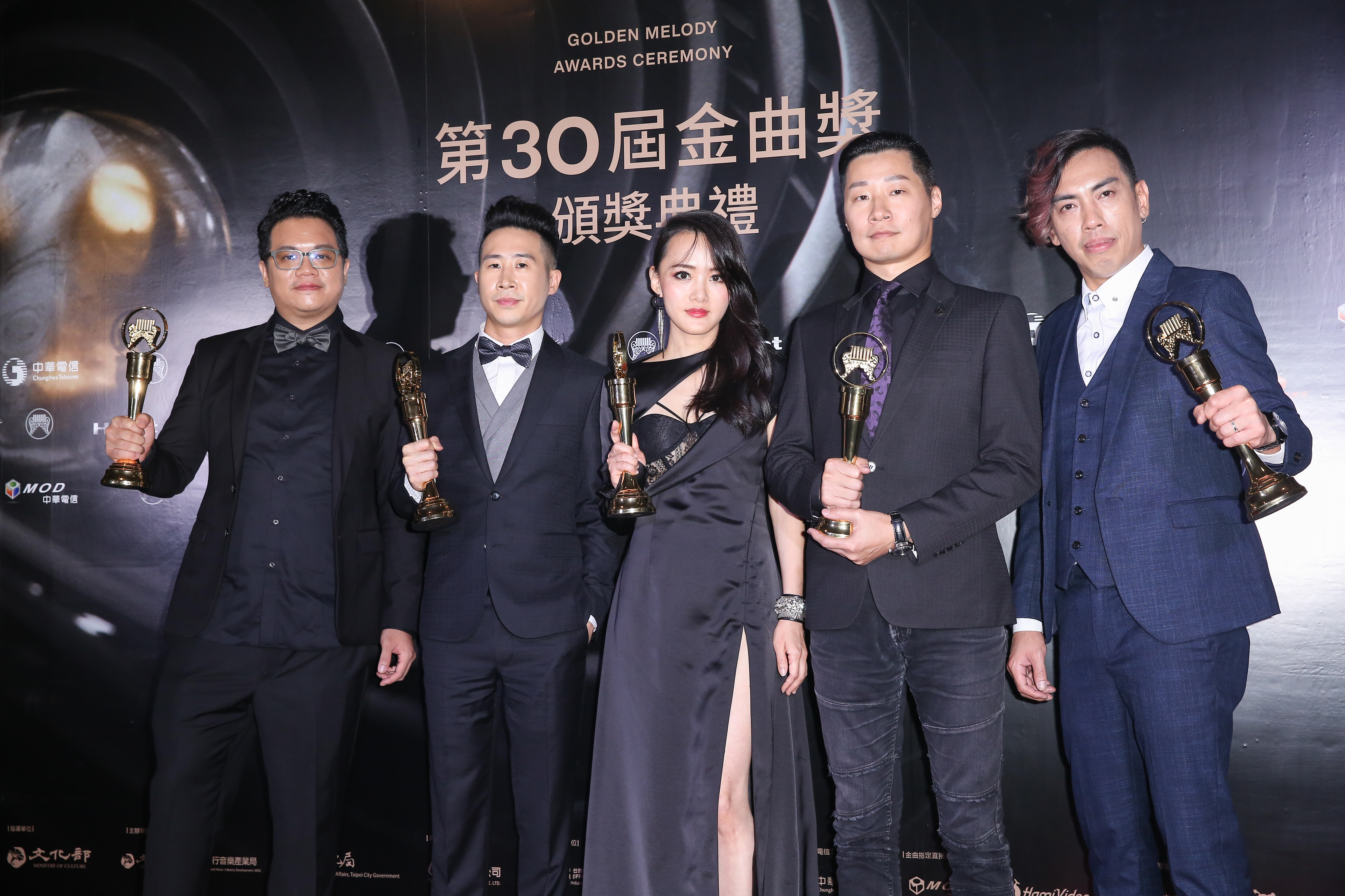 閃靈樂團拿下金曲獎最佳樂團獎。