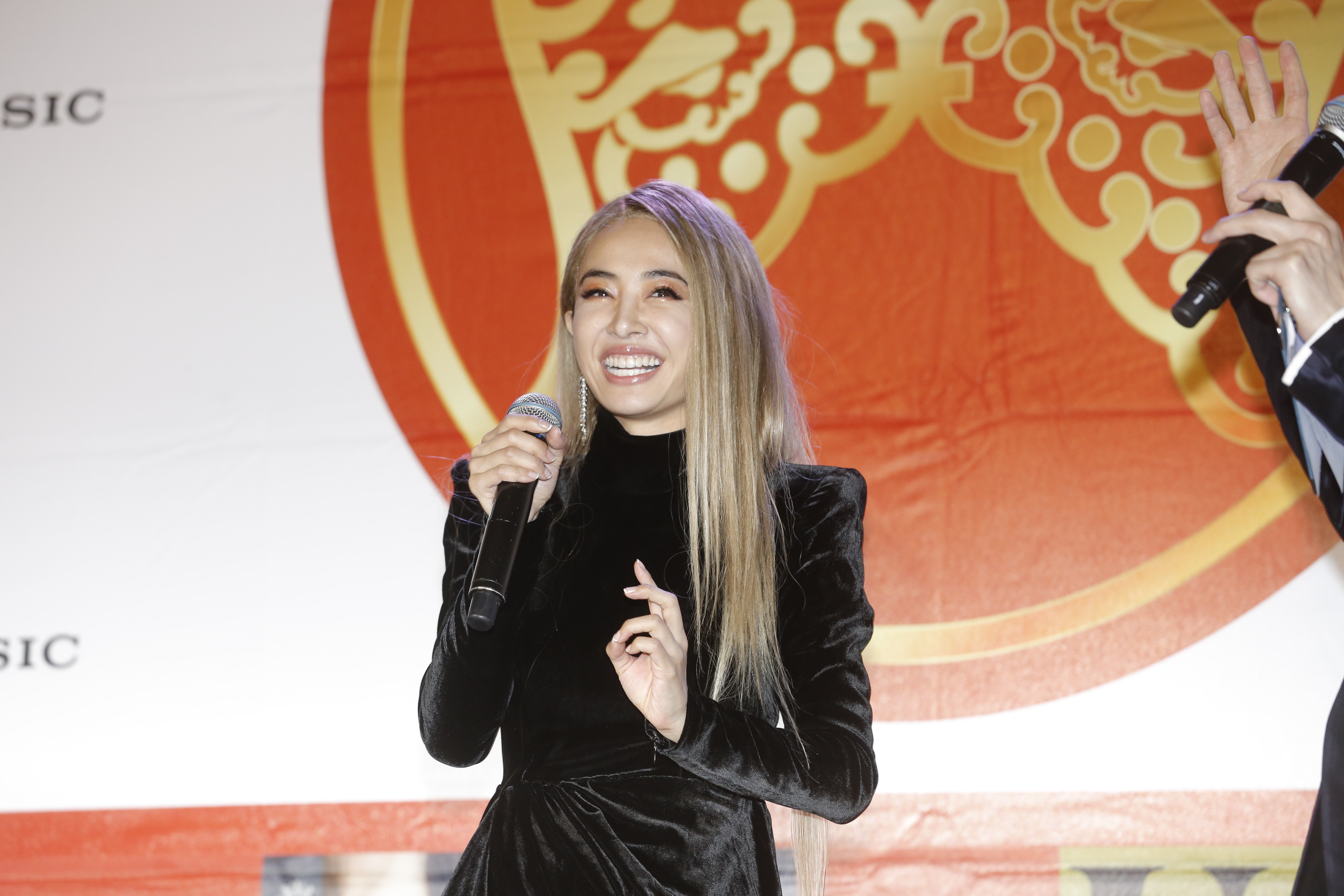 蔡依林在慶功宴上，坦言得獎的不確定性讓她胃很痛。