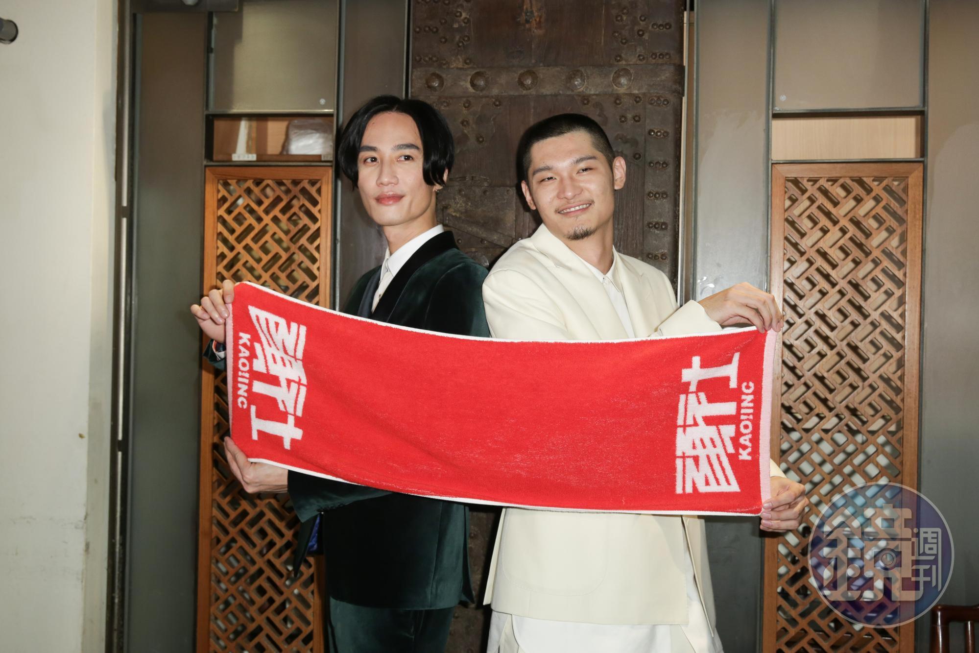 專輯製作人李英宏特地到Leo王的金曲慶功宴獻上祝賀之意。