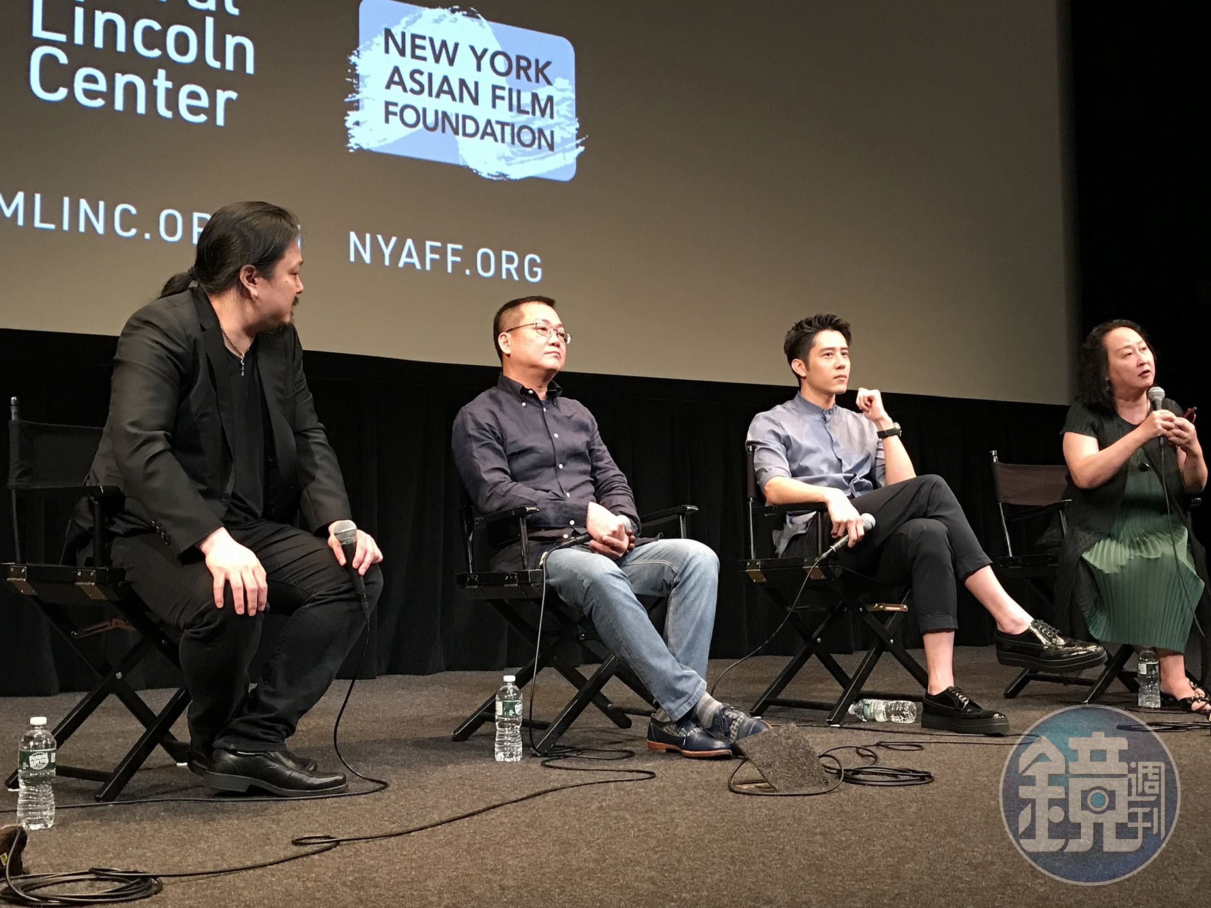 《寒單》導演黃朝亮（左二）、胡宇威（右二），一起出席「紐約亞洲電影節」放映後活動，與觀眾一起交流。（海鵬影業提供）
