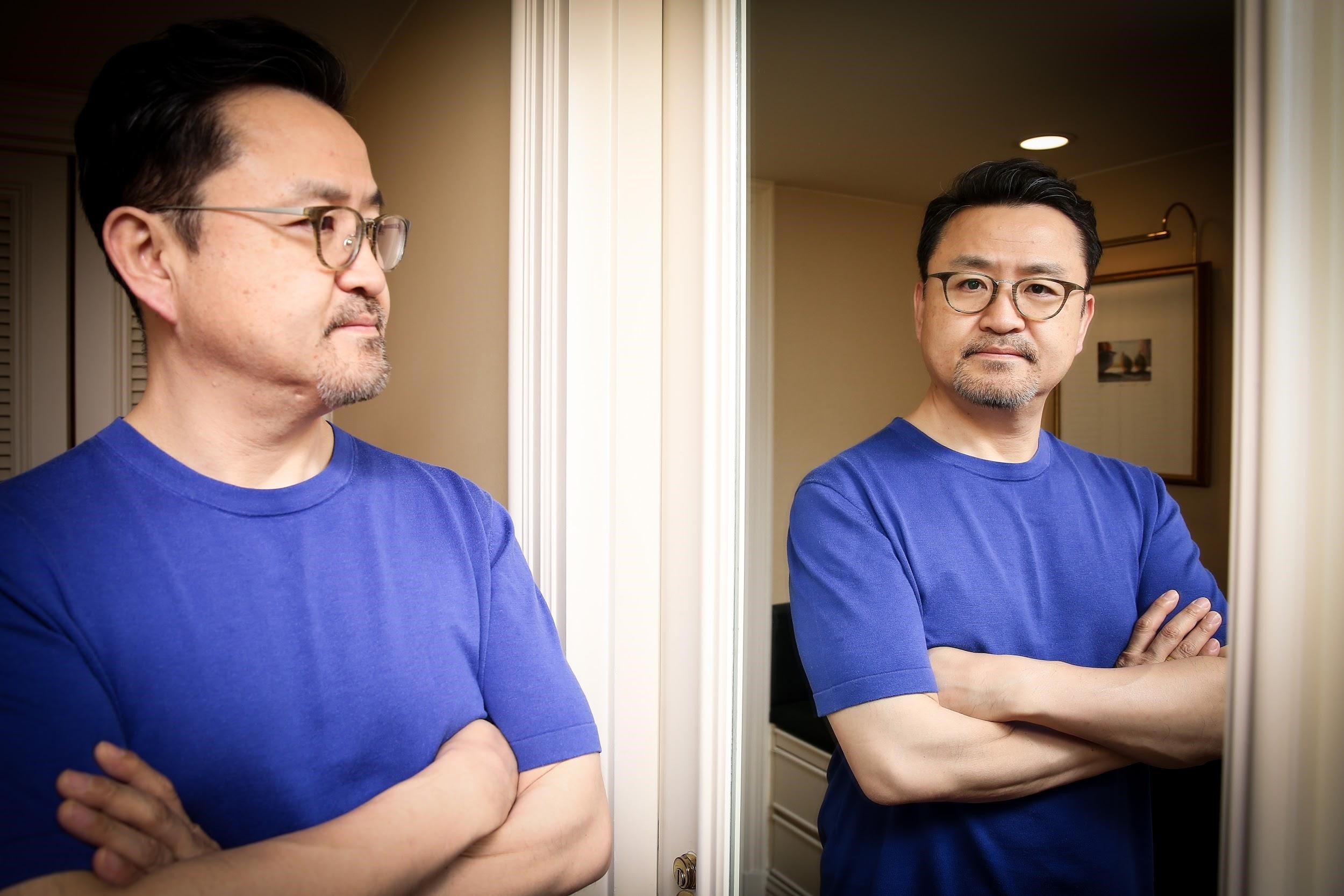 李元太至今執導的兩部電影皆由他身兼編劇，曾擔任電視台製作人的經驗令其受益良多。