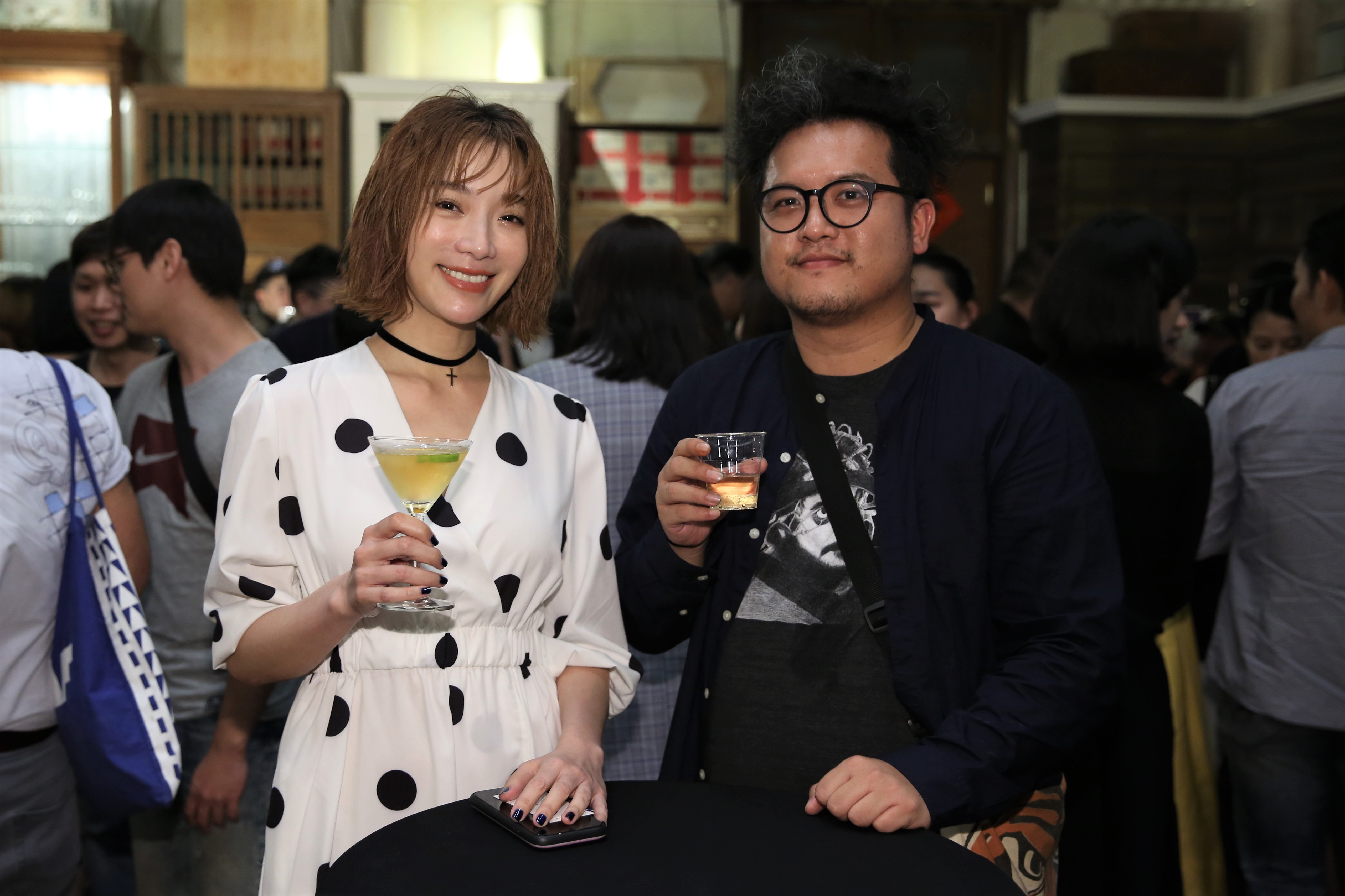 《打掃》演員蔡淑臻與《樂園》導演林冠甫合影。