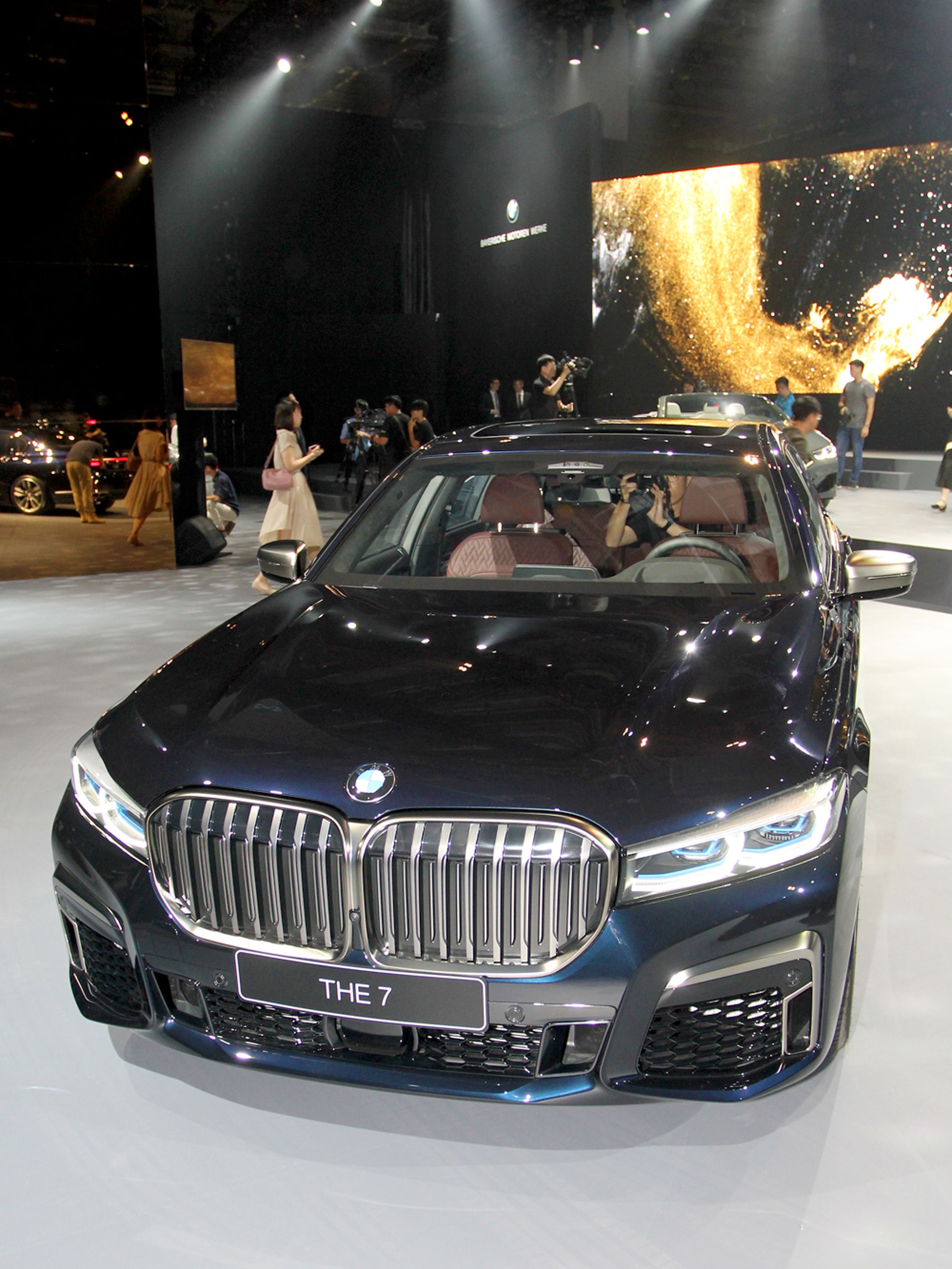 全新BMW 7系列標準配備最高規格BMW Personal CoPilot智慧駕駛輔助科技。