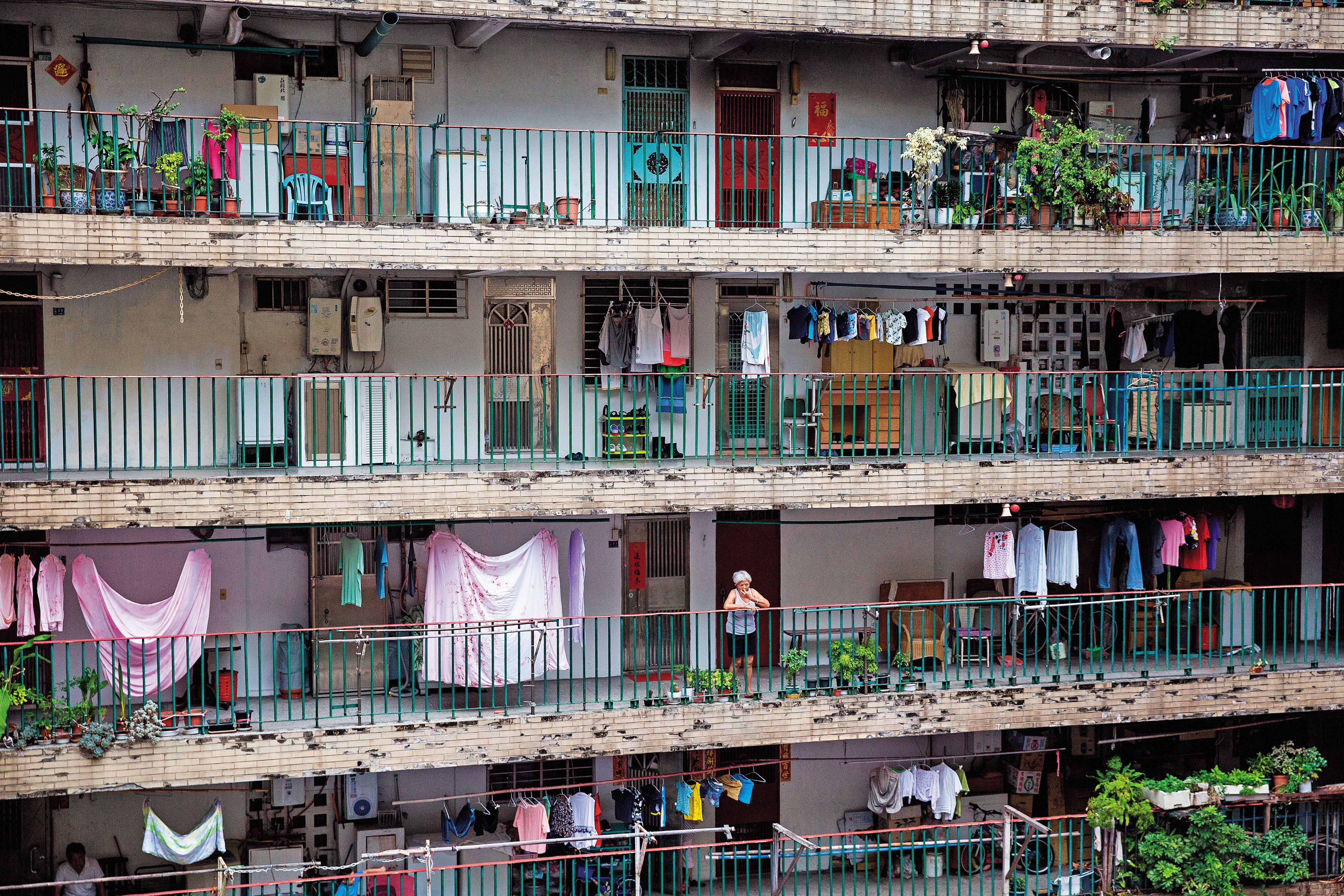 《危老重建條例》直接受益的是30年以上的老屋，關係到全台灣86萬戶的老公寓，影響數以百萬計的中老年人。