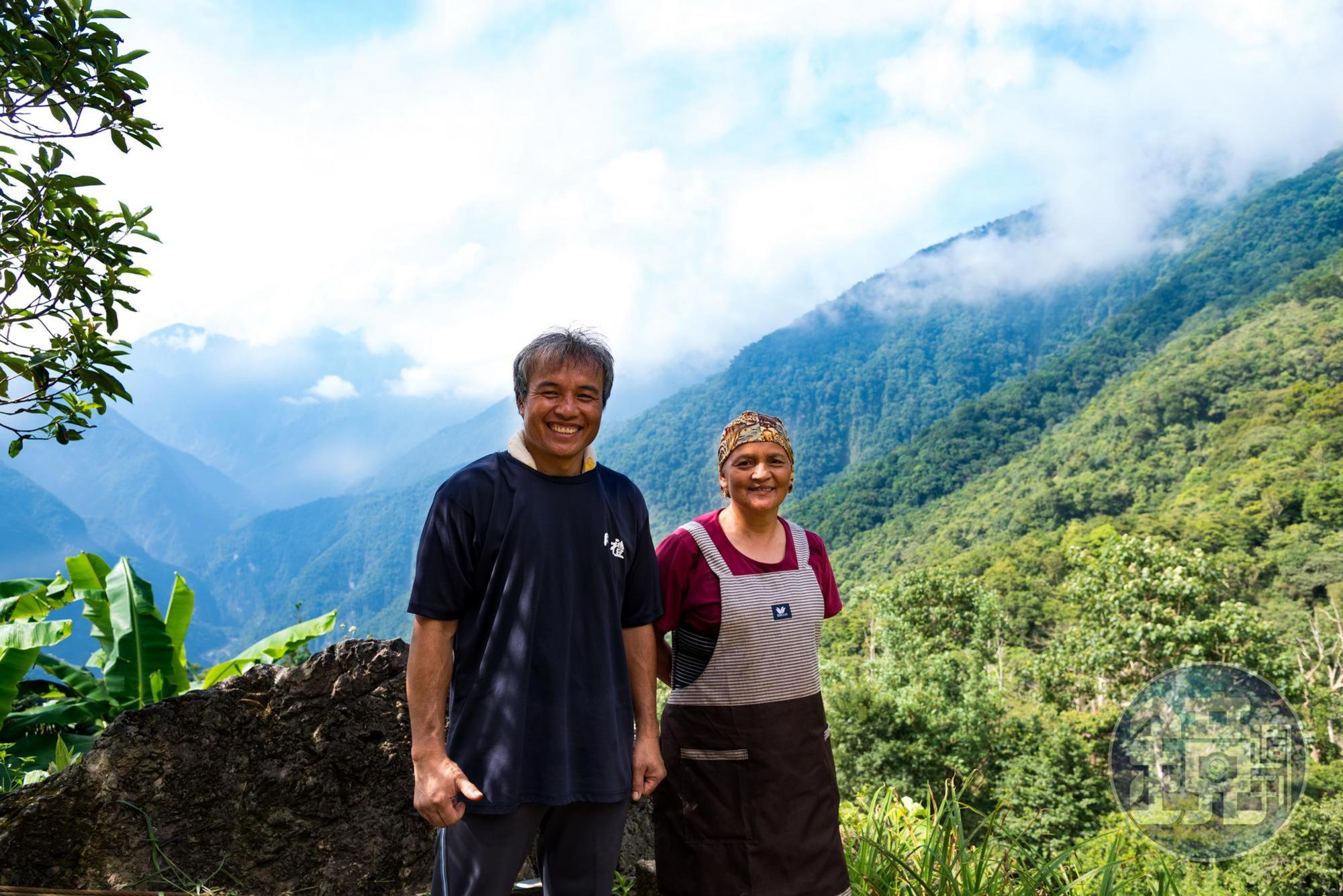 阿萣與媽媽回到山上生活，媽媽說希望山上的生活很美好。