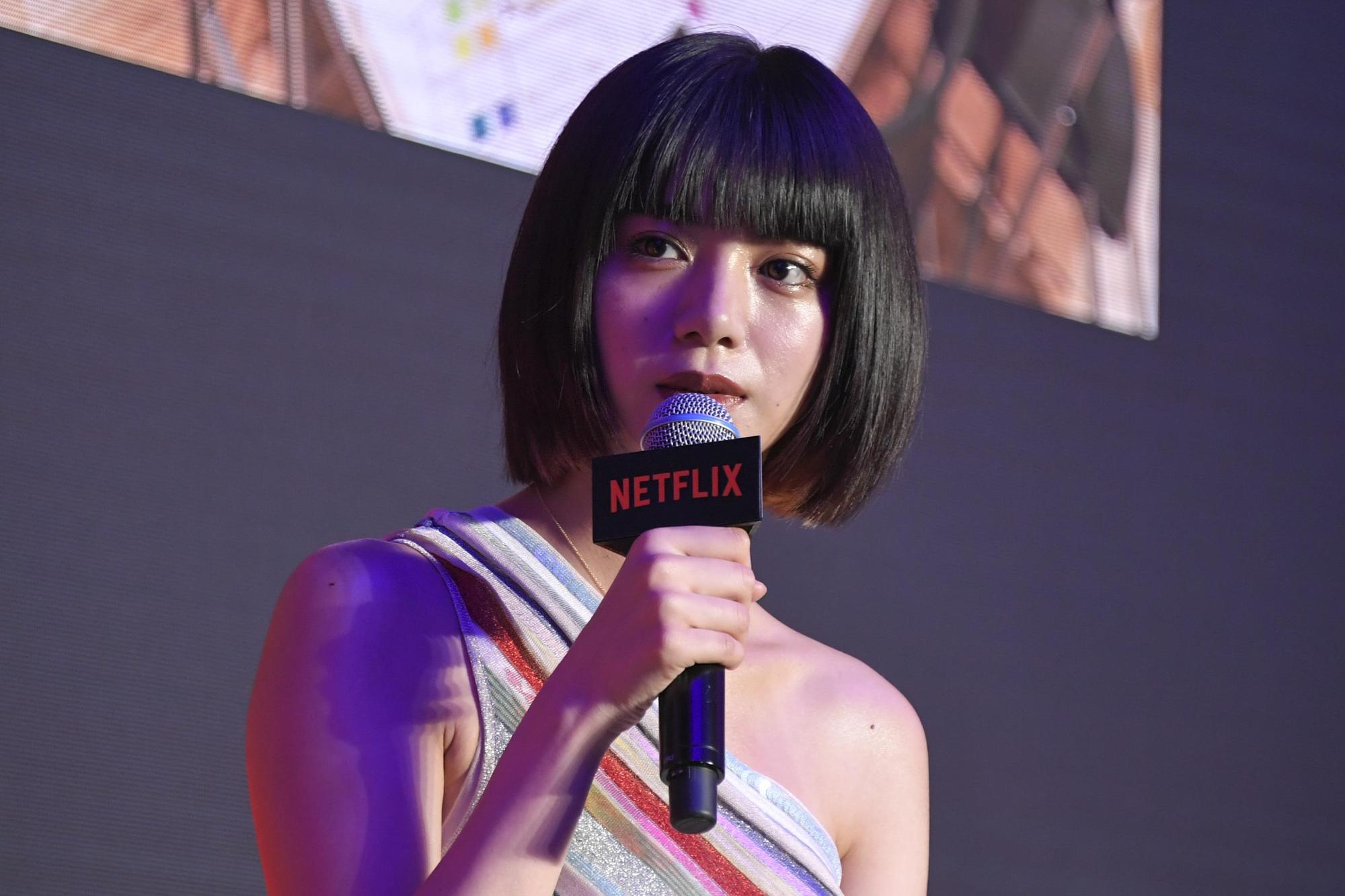 池田依來沙在新戲《Followers》飾演懷抱星夢,前來東京打拚的演藝圈新人。(Netflix提供)