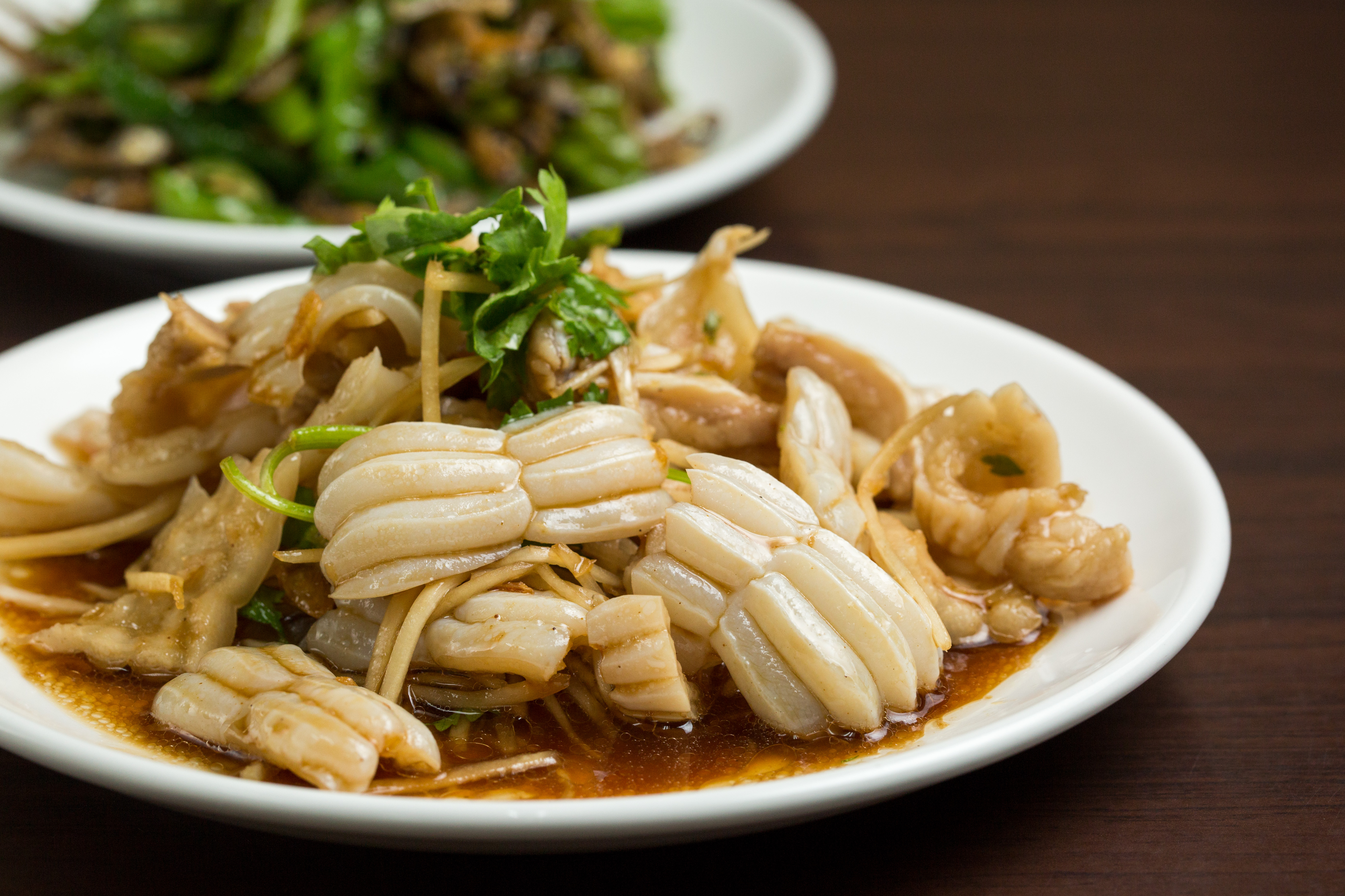 「郭記大塊肉羹」的限量小菜「天梯」，口感相當特別。