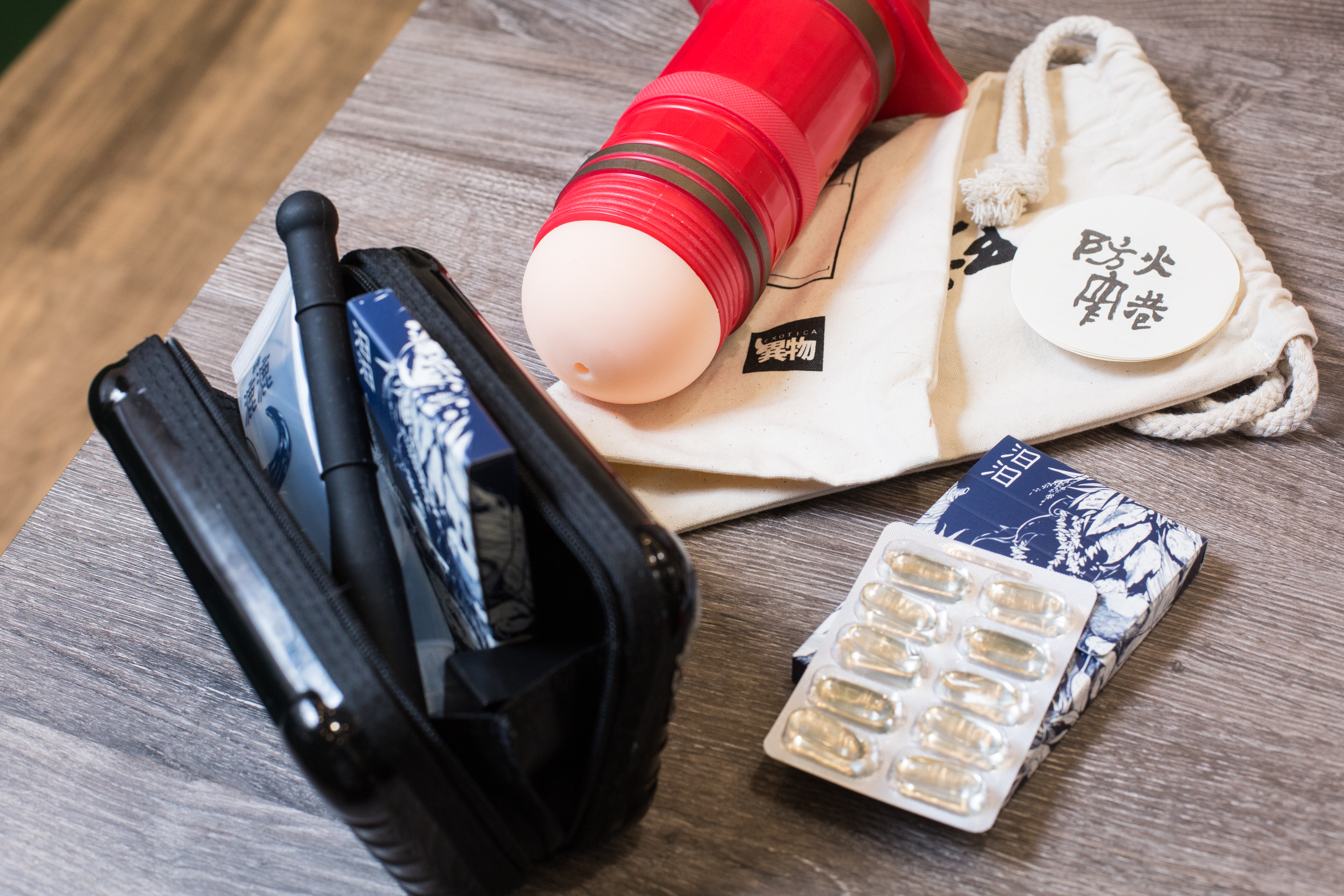 連假前會出現一波情趣用品購買潮。報稅前則最淡。