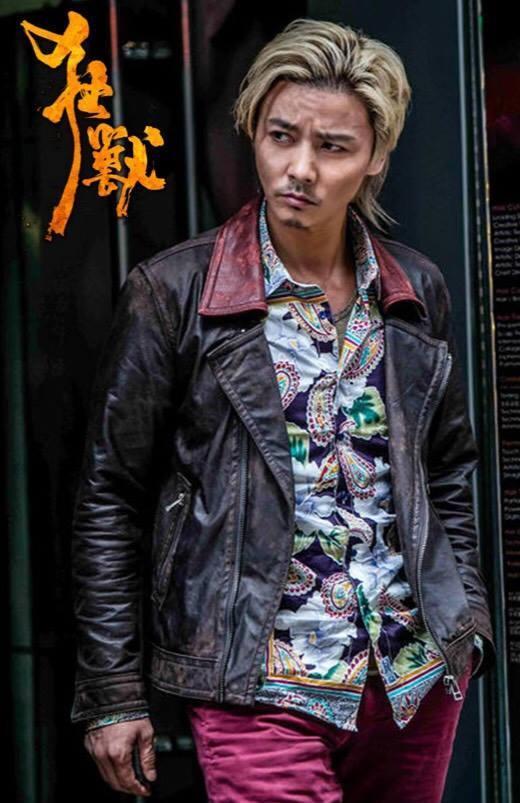 張晉在演出《狂獸》時吃足苦頭,身上的傷發炎了4個月。(華映娛樂提供)