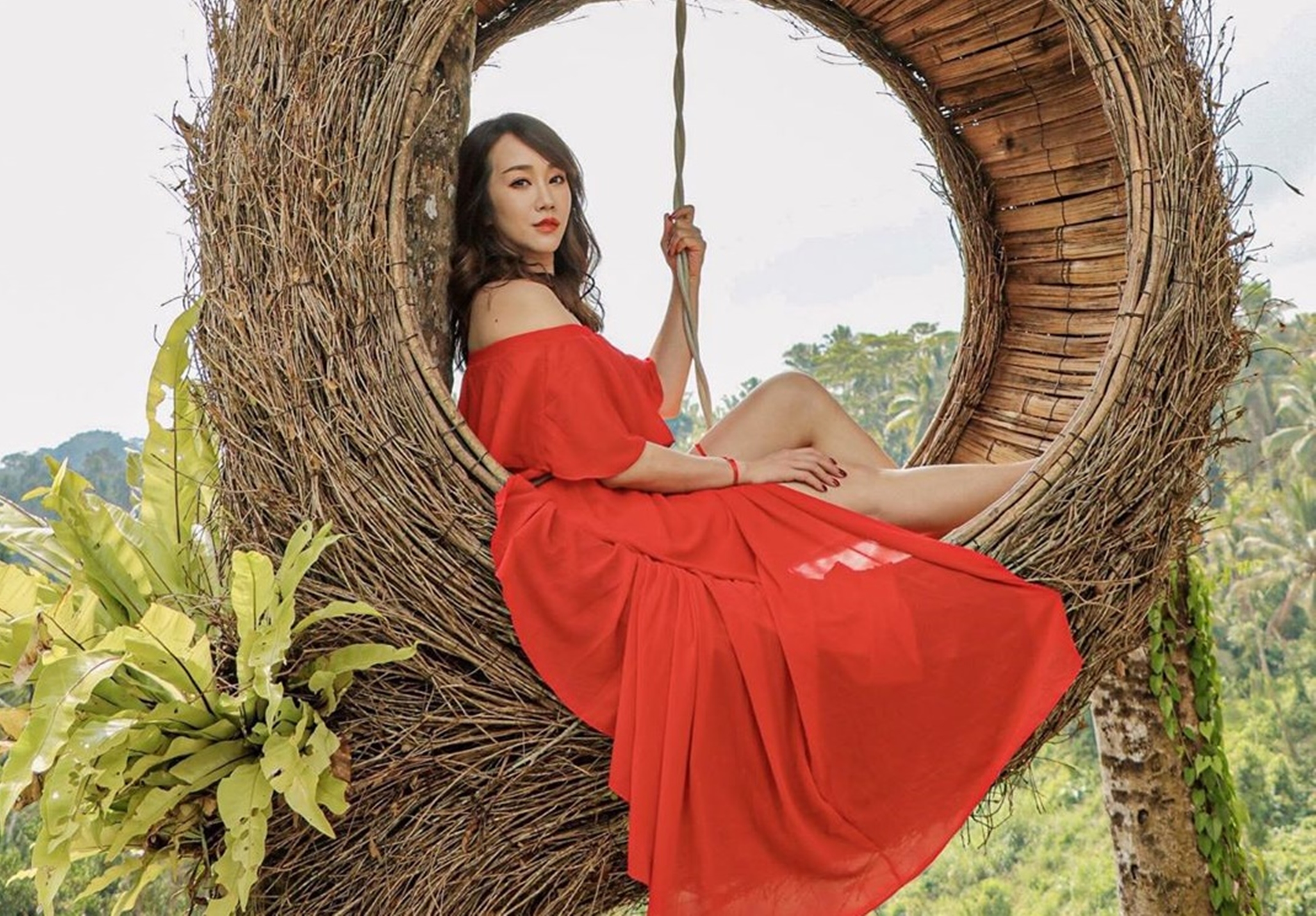 林佩瑤除了認愛，還特別發了美照雪恥。（翻攝林佩瑤IG）