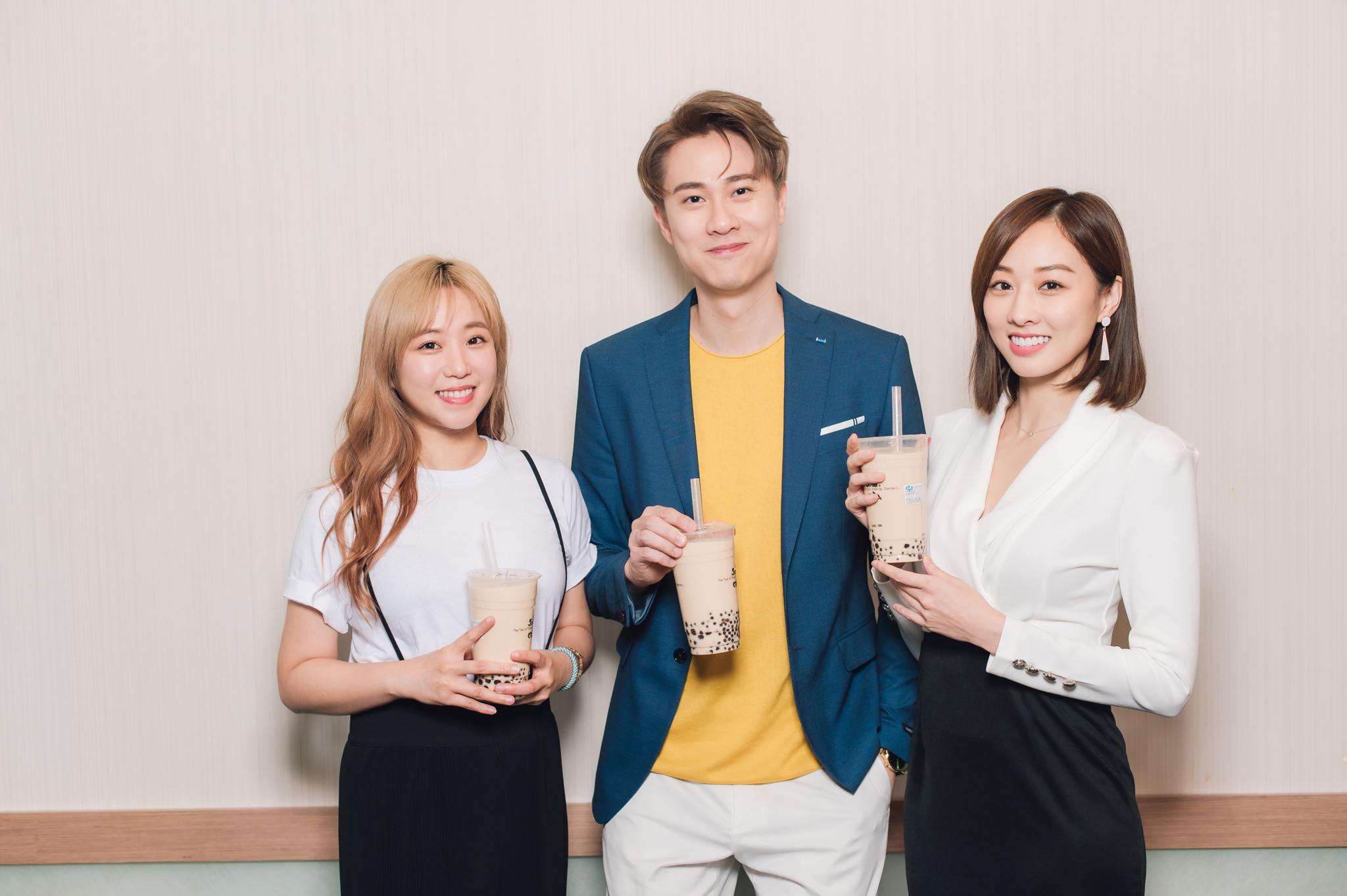 茵聲和夏語心、劉書宏大聊導演八卦。（東森提供）