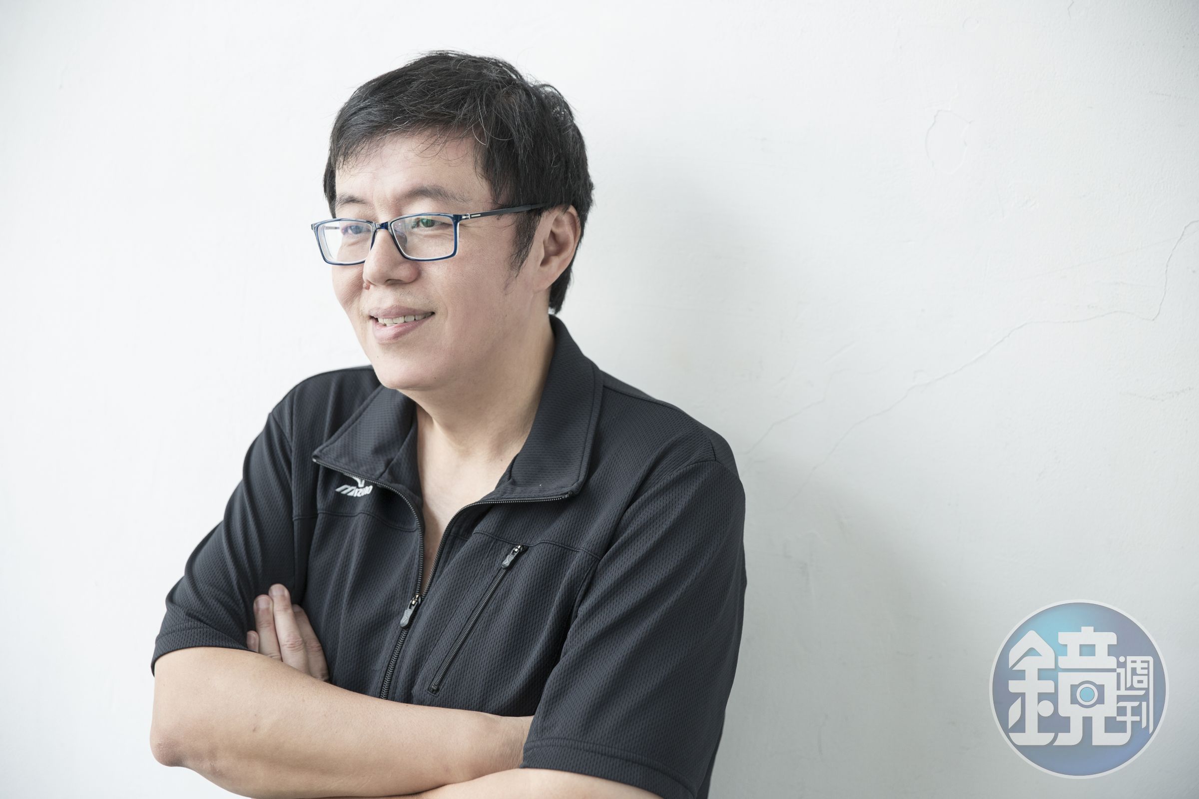 「越正面的東西，騙人的機率越大。一般人對生活很悲觀，所以看到曙光看到浮木，賺大錢的財經訊息，就會勇往直前。我跟一般人相反，對生活很樂觀，但對財經這種東西不會抱希望。」黃國華這樣總結他的人生觀。