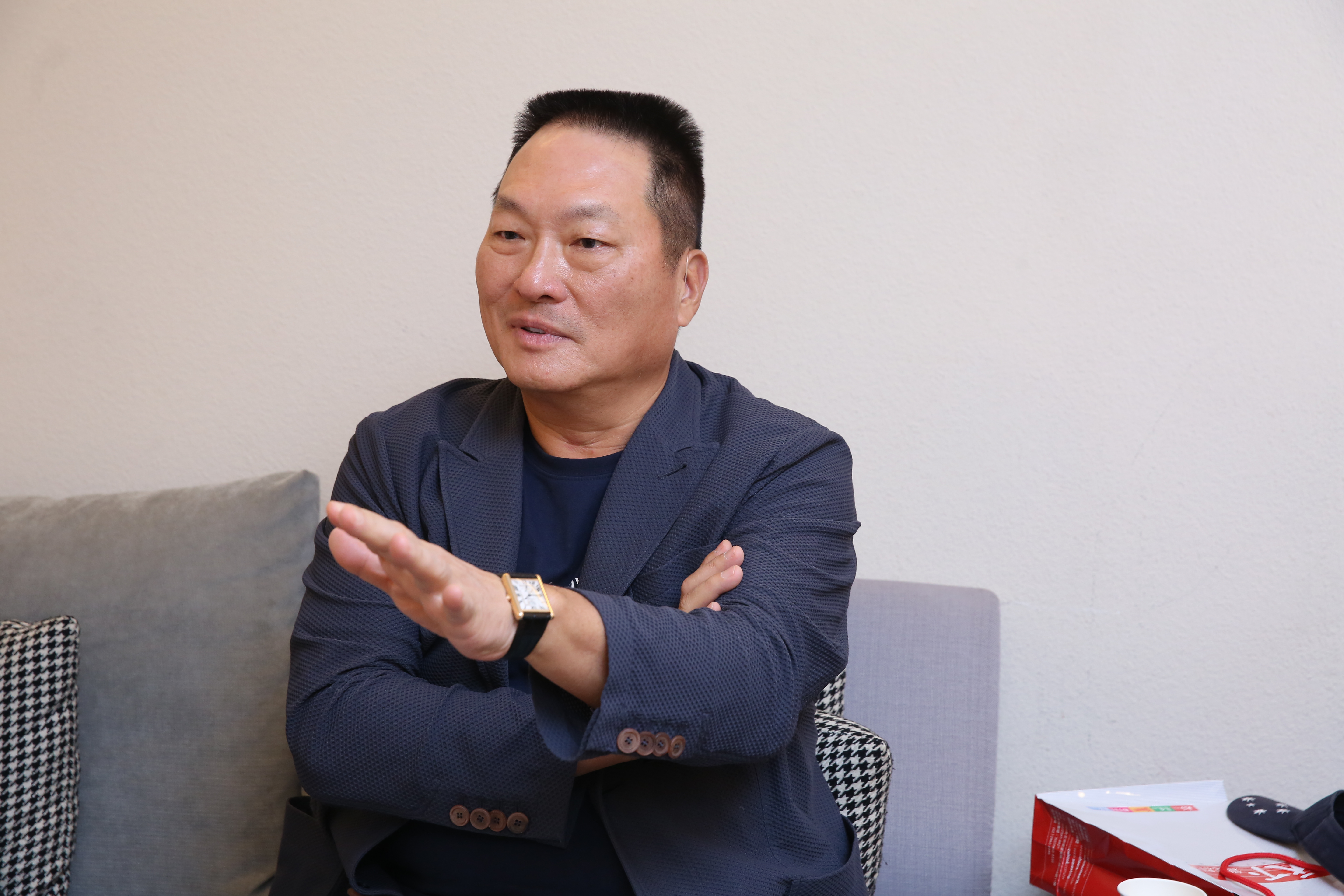 東森媒體集團總裁王令麟遭控2006年涉及內線交易案，歷經12年纏訟，今判決全案無罪確定。