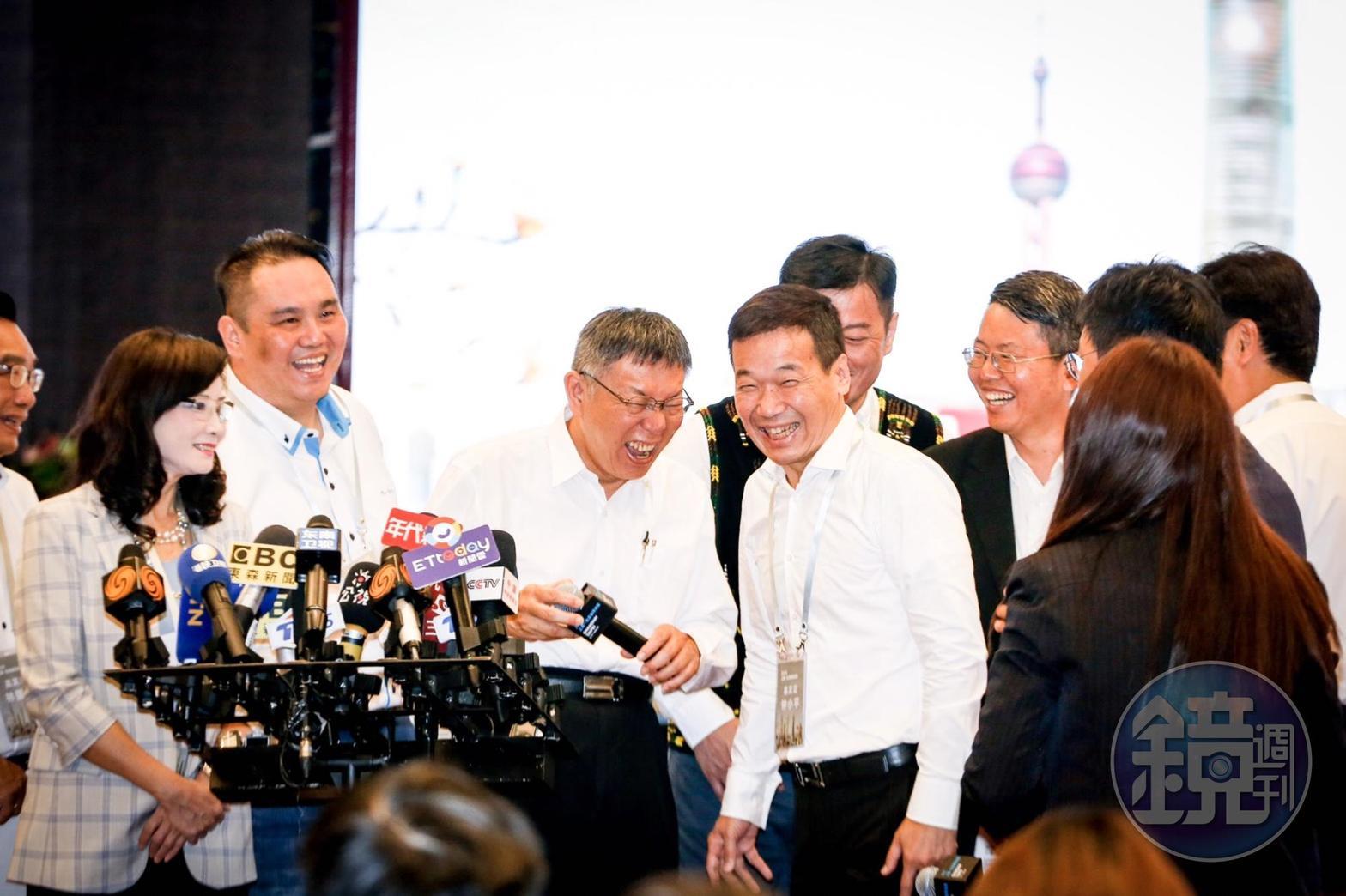 柯文哲出席雙城論壇受訪直言「台商哪裡有錢就去哪」。