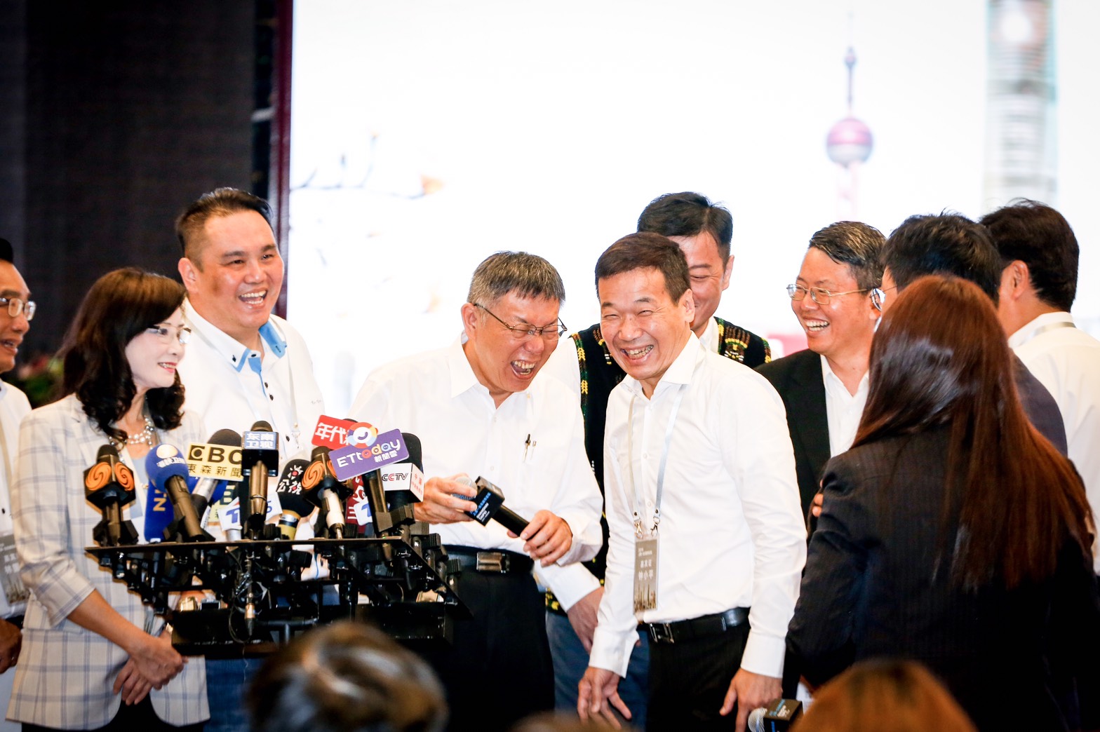 柯文哲出席雙城論壇受訪直言「台商哪裡有錢就去哪」。