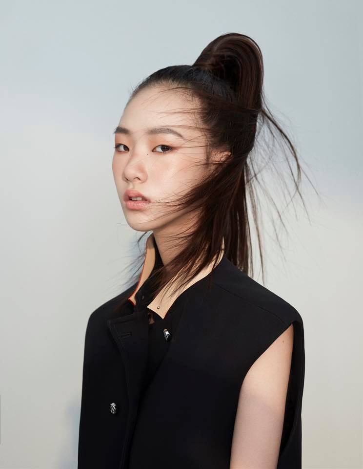 小S的大女兒Elly登時尚雜誌拍攝專題照片。(翻攝自Mr. 布雷蕭臉書)