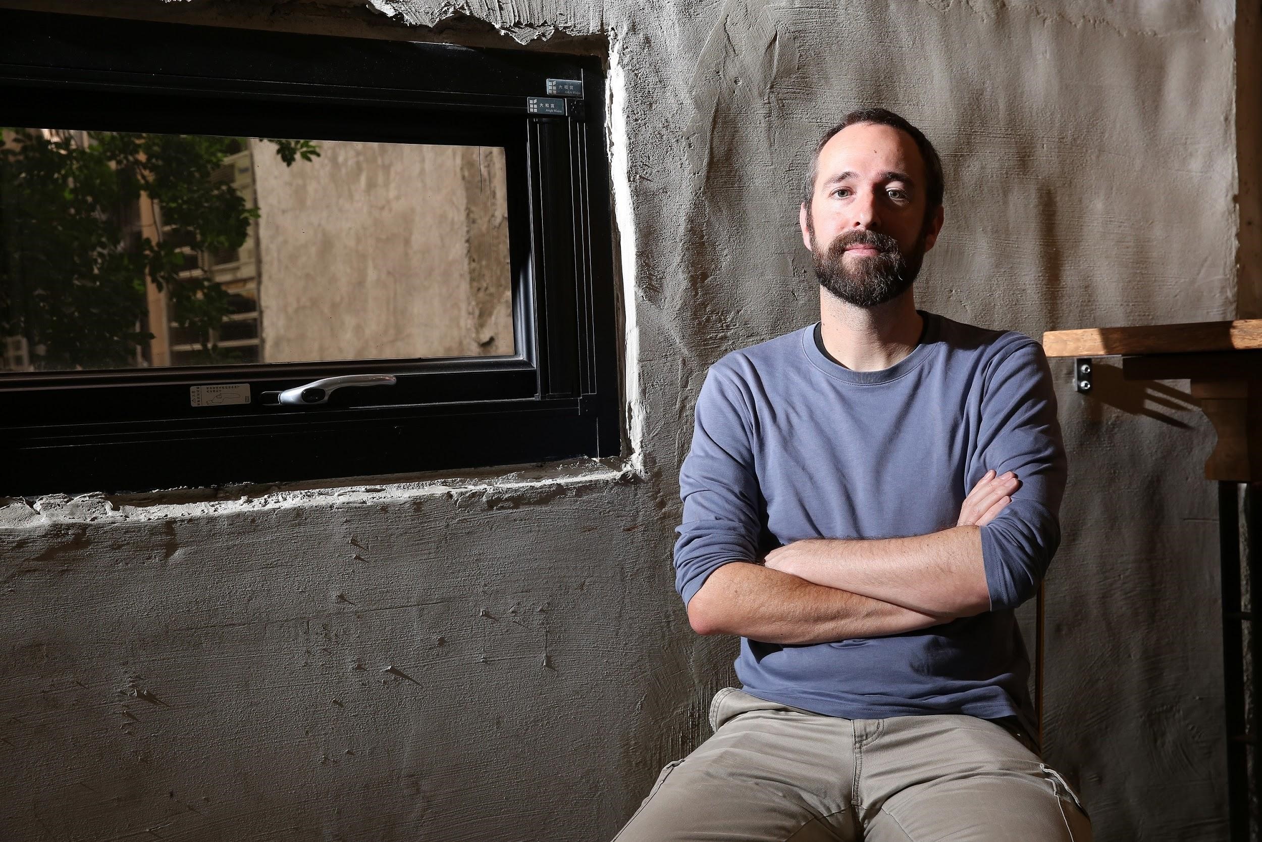 來自法國的尼可拉希伯雷是現任「壽喜燒遇見世界」製作人暨藝術總監。