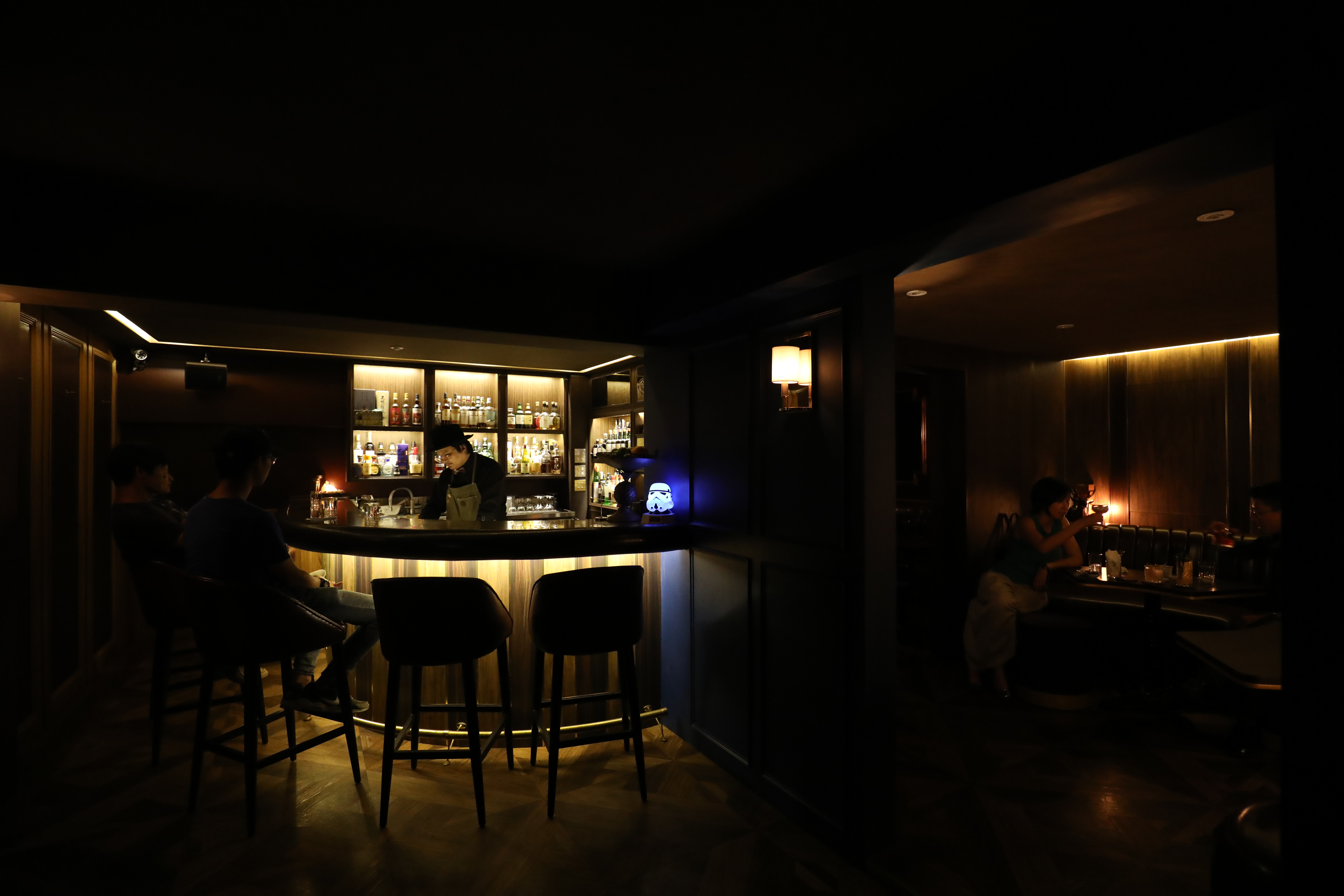 Goût Bar以銀座酒吧為藍本，空間靜謐沉穩。