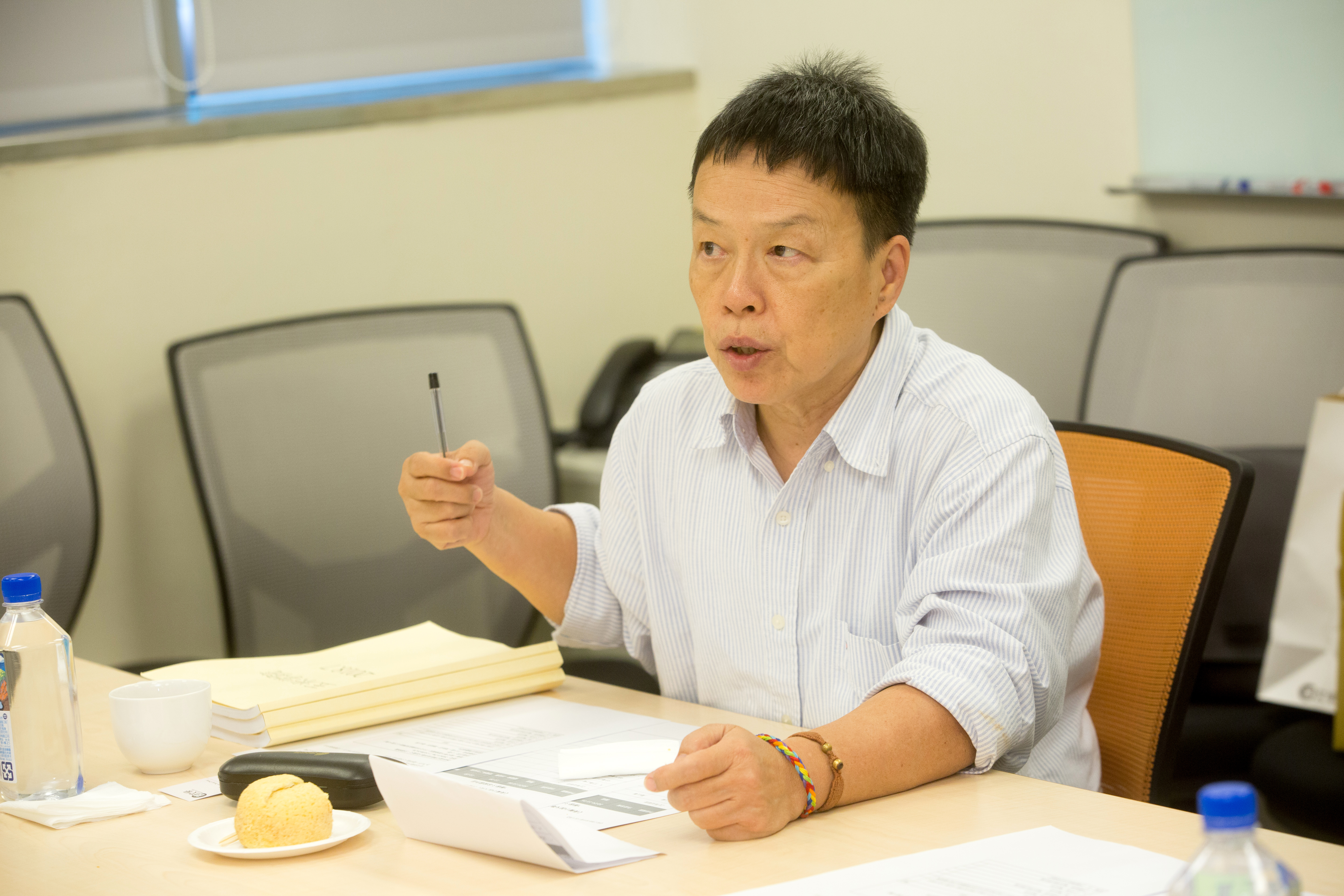 導演王小棣看到鐵路警遇刺案非常心痛，建議社會可以做一些集體學習，練習公共場所發生類似突發事件時，大家該如何反應。