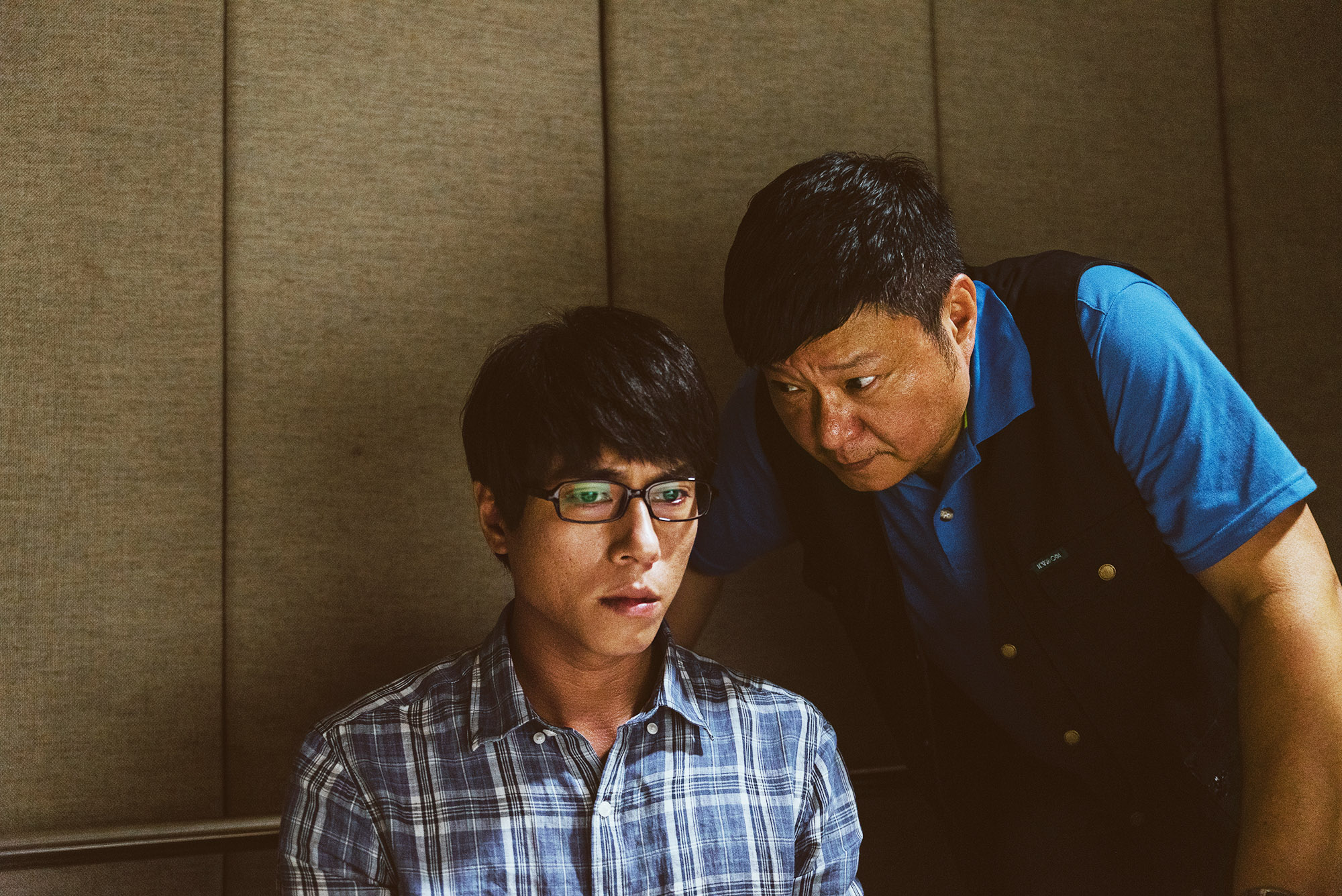 莊凱勛在《噬罪者》中為弟弟頂罪入獄。(公視提供)