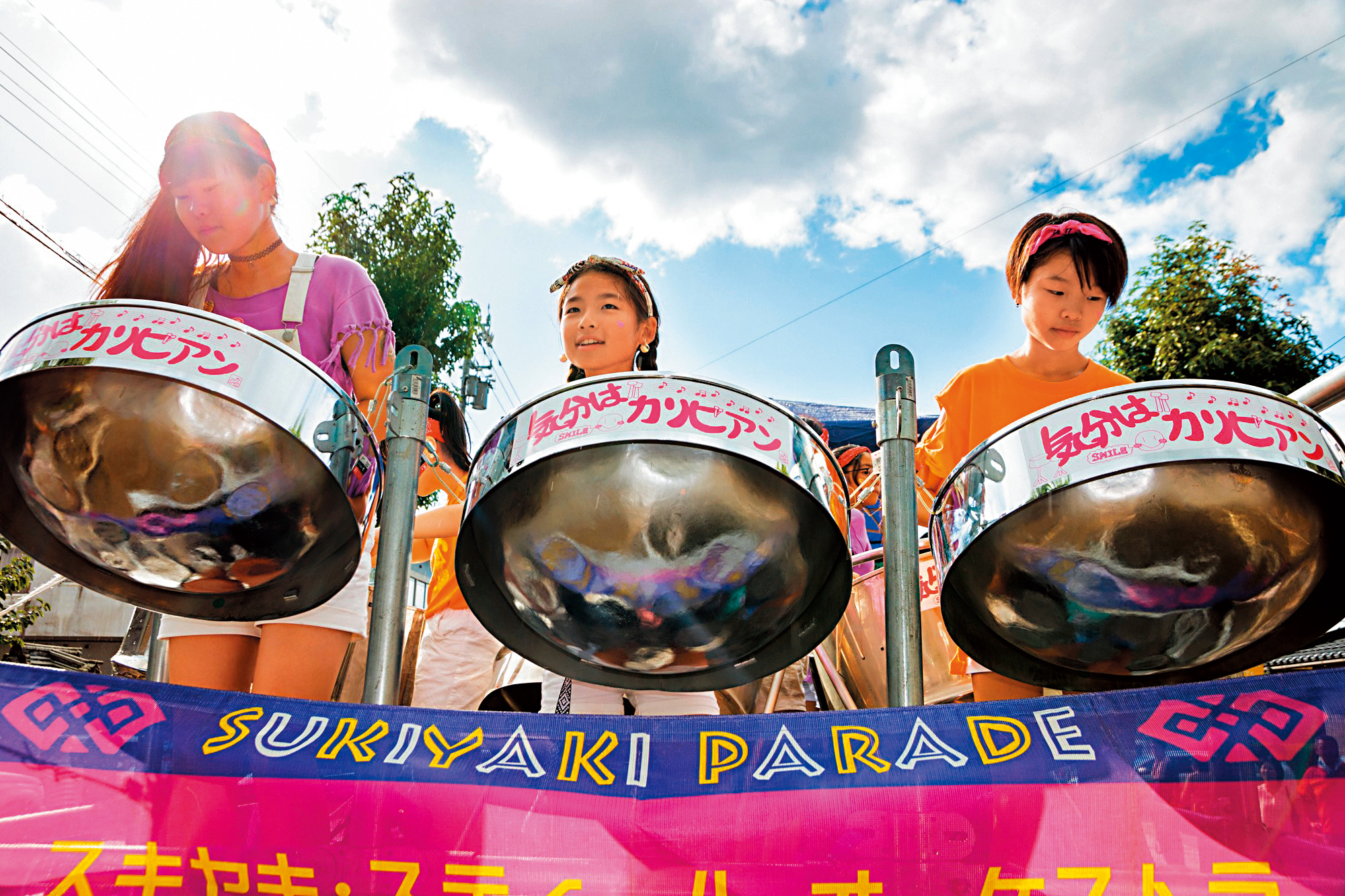 音樂節舉行期間, 南砺市居民不分老少都熱情參與。(翻攝自壽喜燒遇見世界粉絲團)