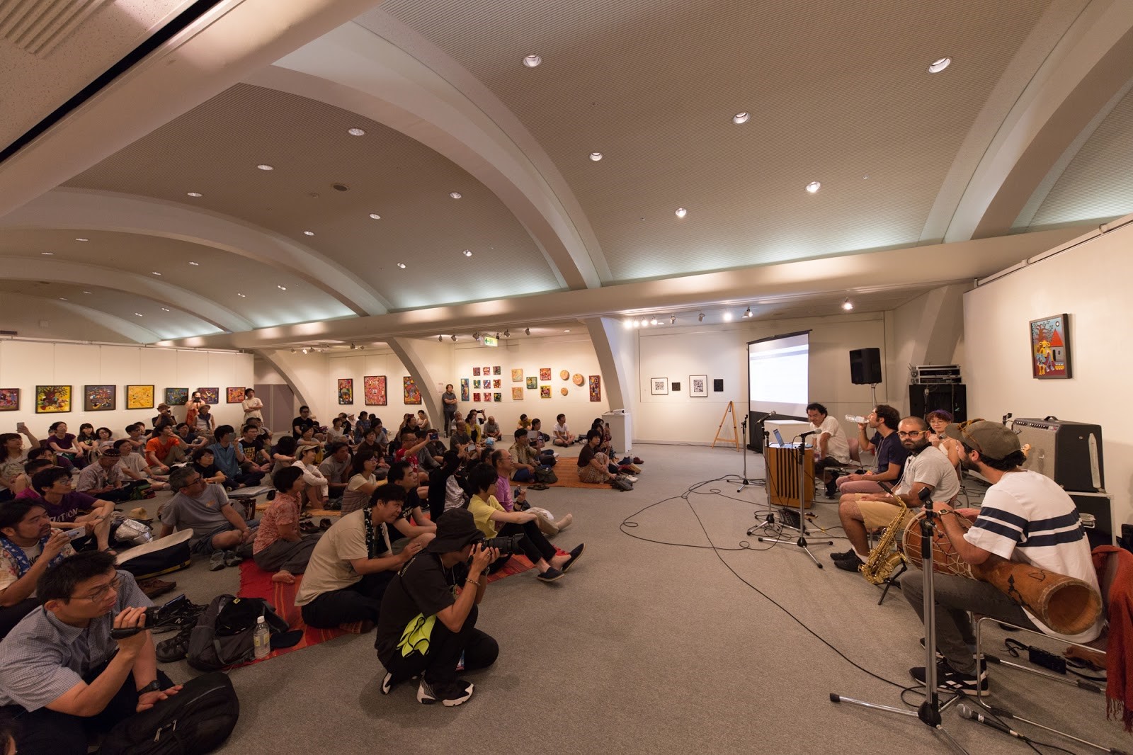 「壽喜燒遇見世界」增加了地方居民與世界各地音樂人交流、接觸的機會。（壽喜燒遇見世界音樂節提供）