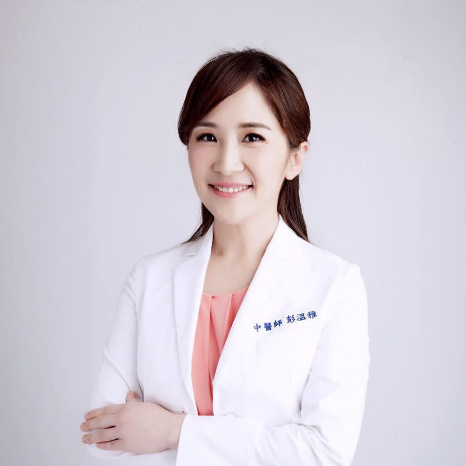 彭溫雅致力推廣中西醫整合養生觀念，經常分享漢方養生、中西醫美容等健康議題。（翻攝自彭溫雅臉書）