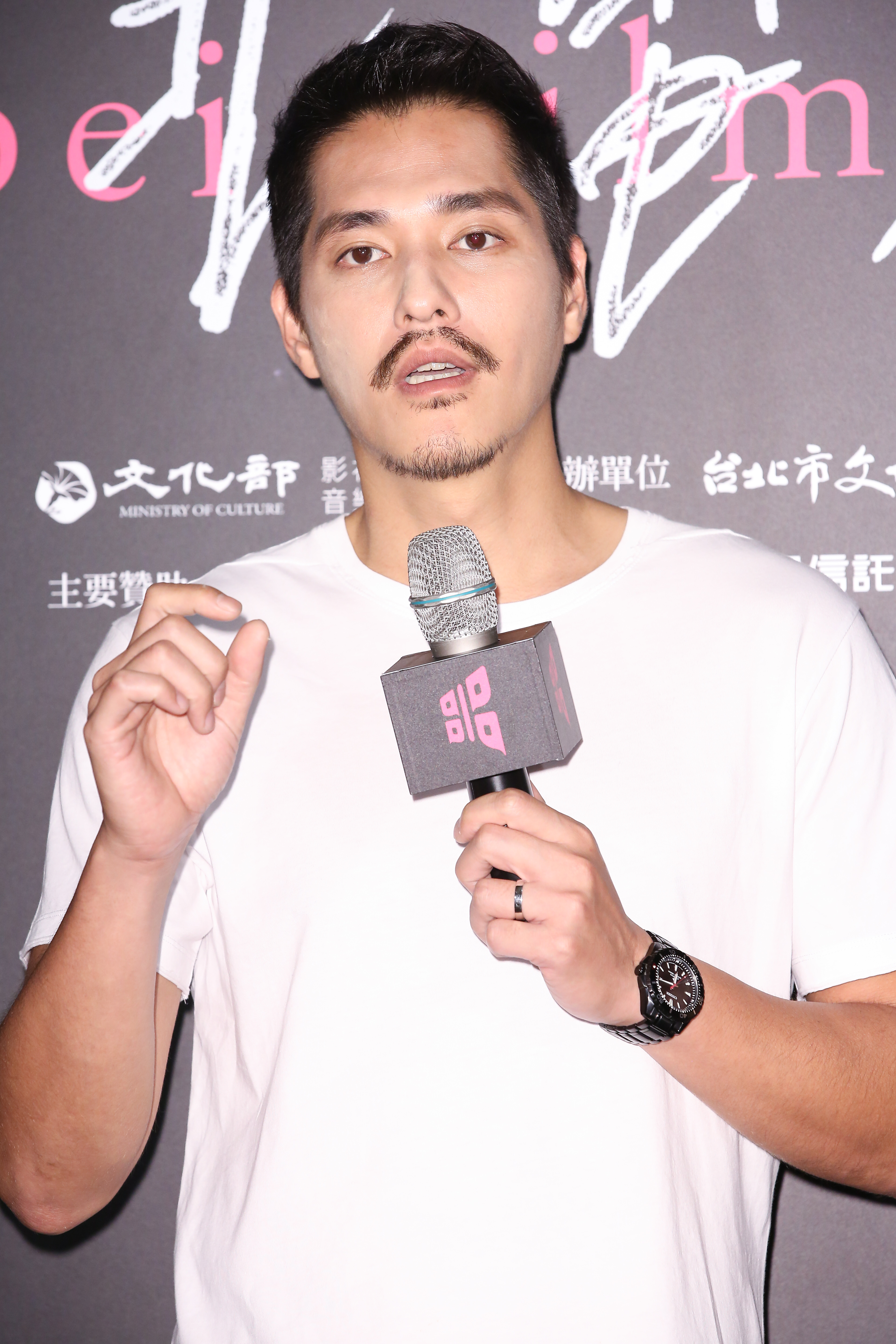 藍正龍擔任導演,強調拍攝動機是因為自己當了爸爸,想要透過電影,讓大家學會跟唐寶寶相處。