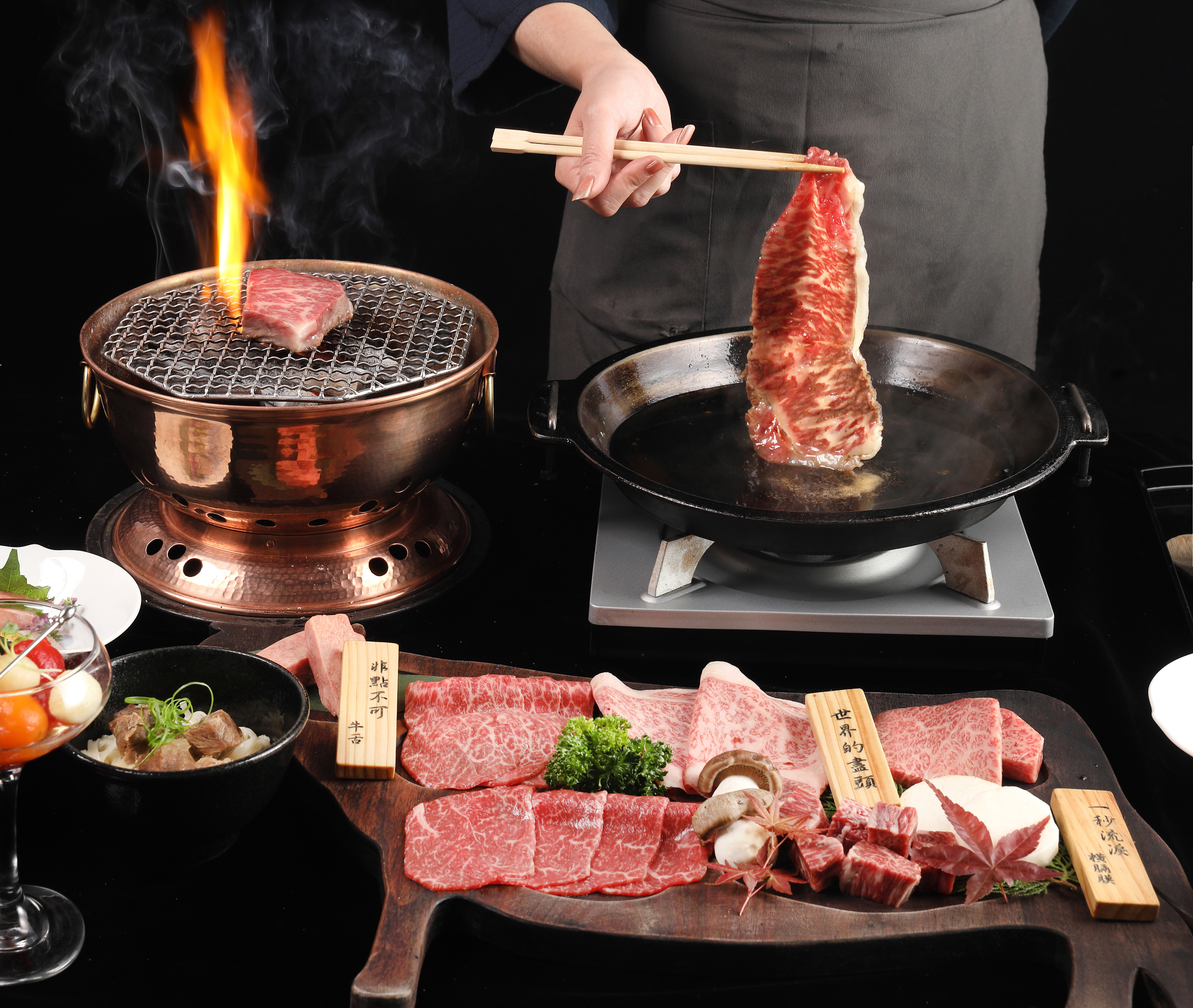 樂軒松阪亭推出「大滿足套餐」（8,800元／2人）結合招牌燒肉及關西風壽喜燒。（樂軒和牛專門店提供）