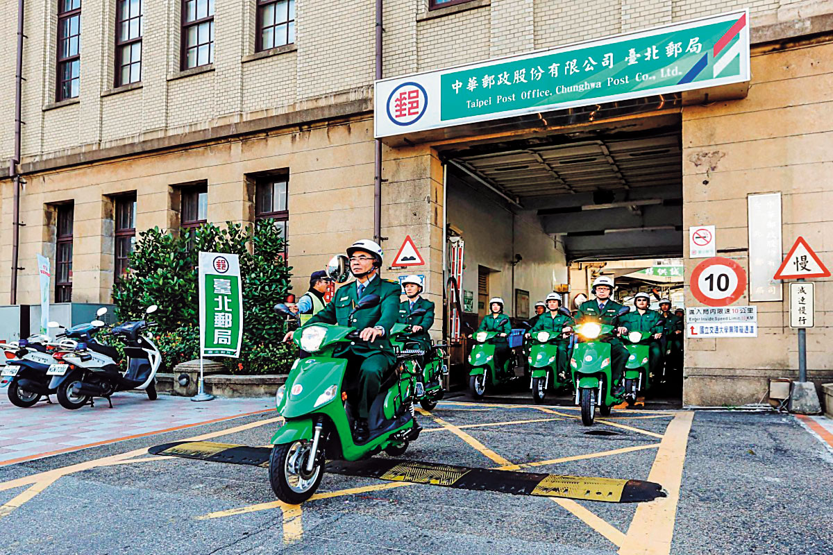中華汽車e-moving在商用電動機車市場占有率超過9成，中華郵政就大量採購供郵差騎乘。（翻攝e-moving官網）