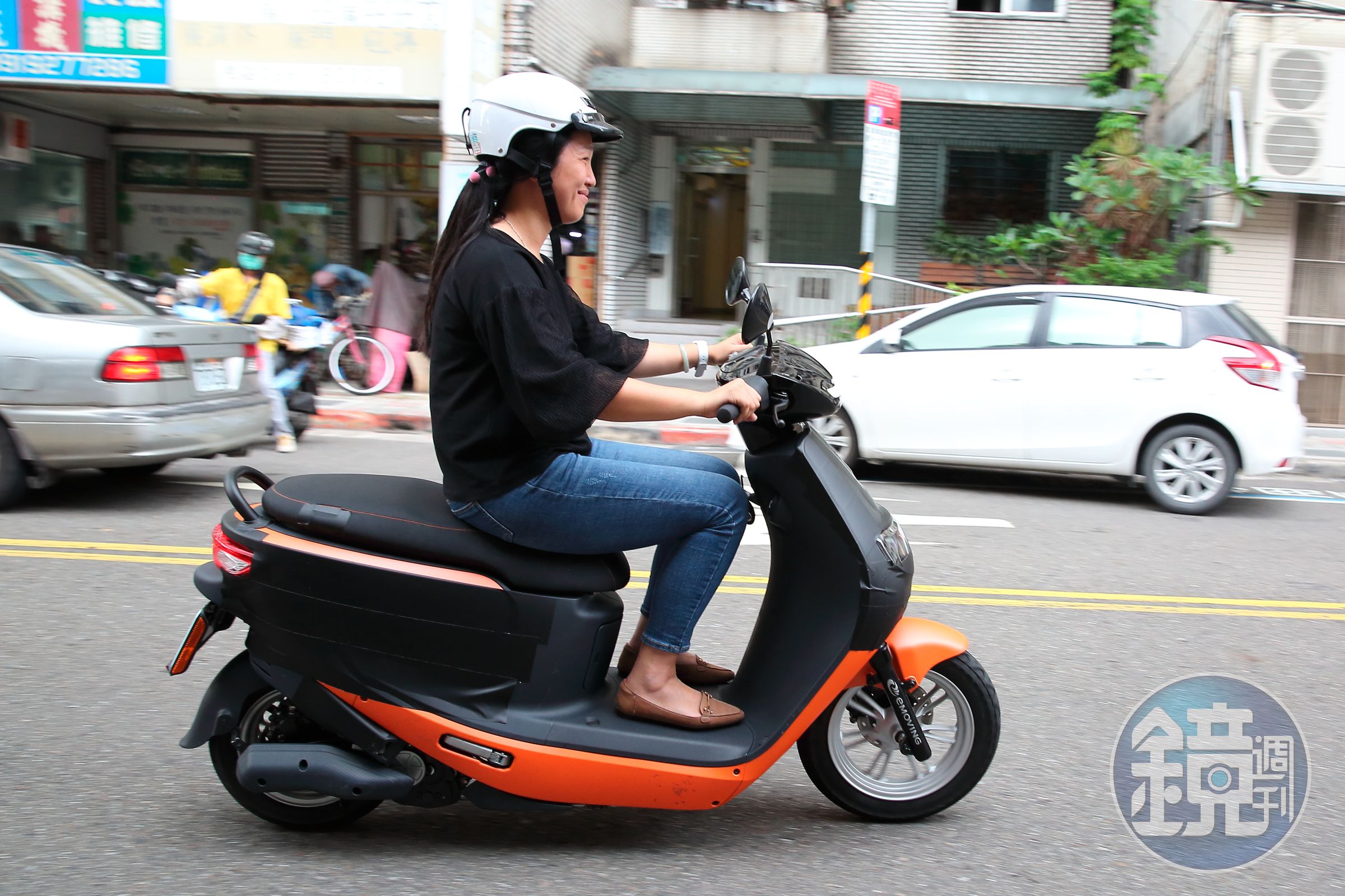 IE125融入行車記錄器、免持鑰匙、胎壓偵測、省力牽車、電動中駐、電動倒車、手機專屬App等先進功能。