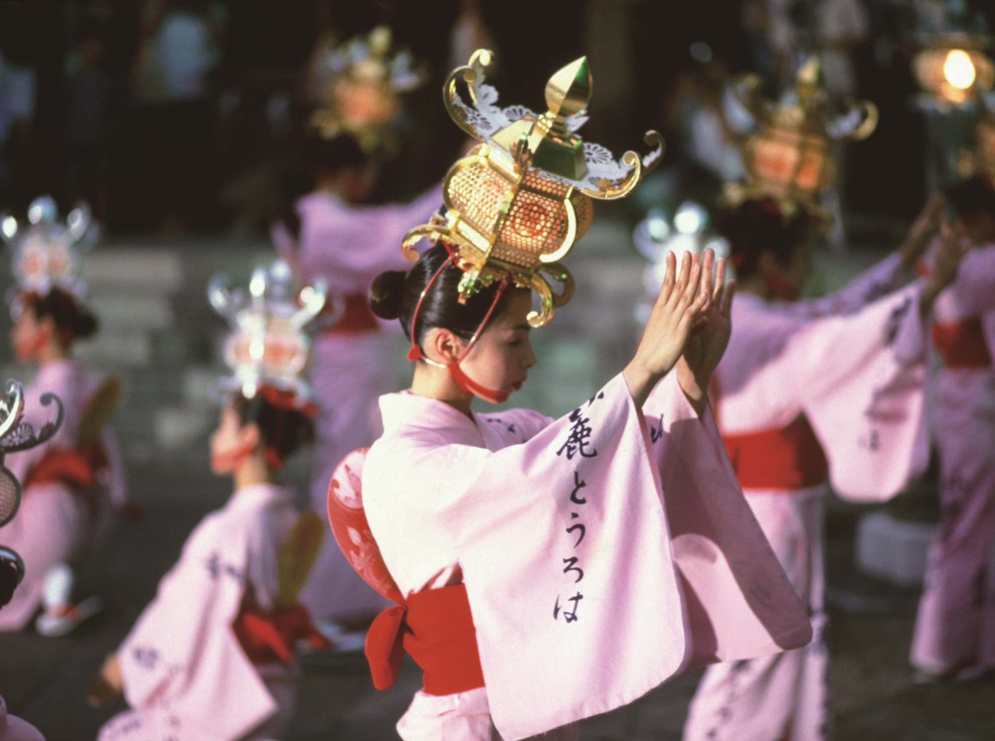 每年8月15、16日，山鹿市最為熱鬧的夏日祭典「山鹿燈籠祭」都會盛大登場。（山鹿溫泉觀光協會提供）