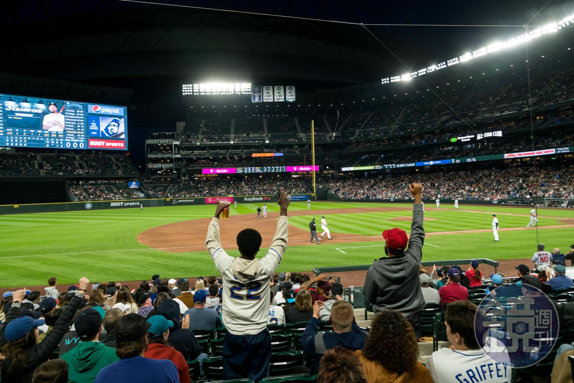 到「T-Mobile Park」看一場大聯盟比賽，完成許多棒球迷的願望清單。