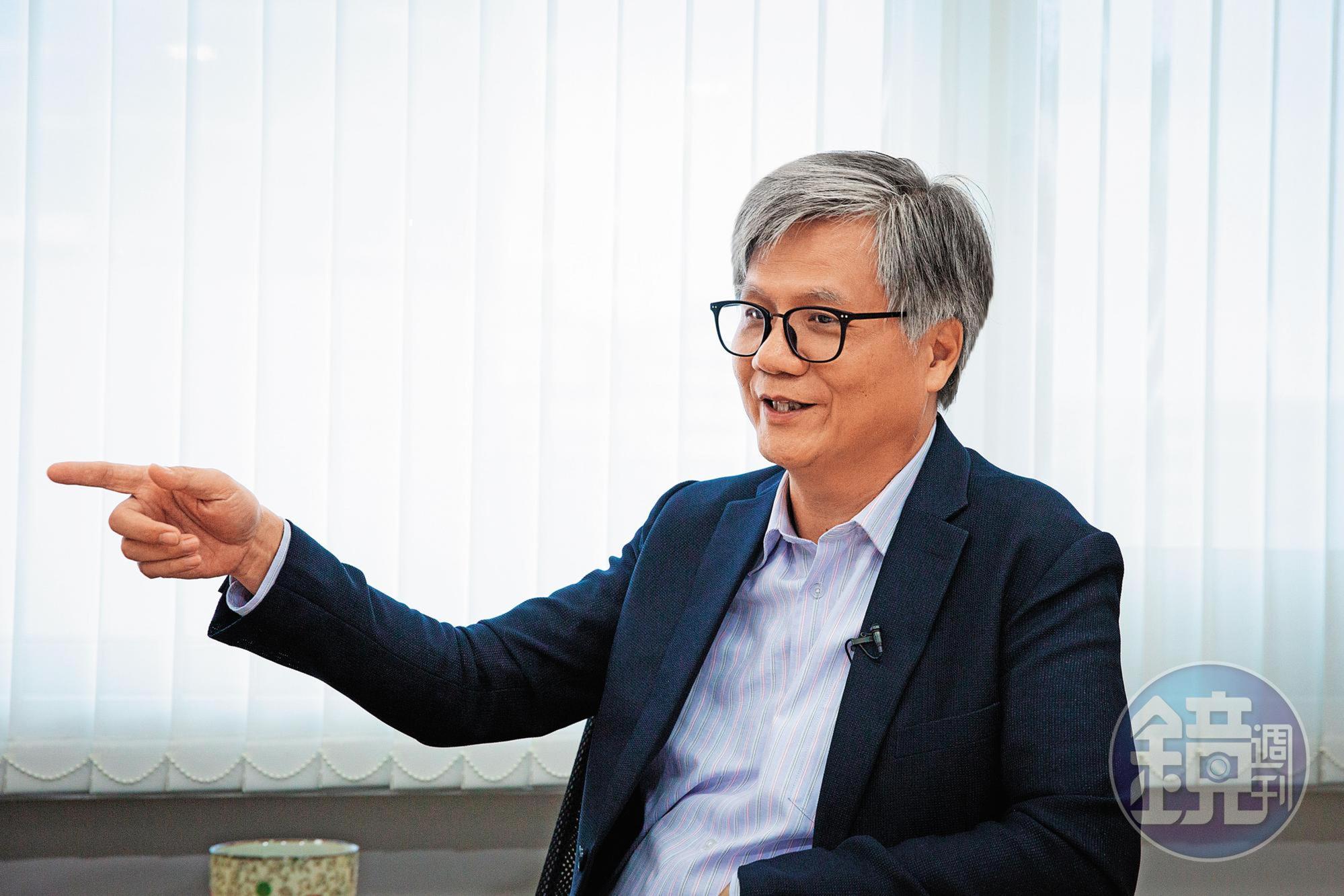 在台北市長選戰落敗後，吳蕚洋捲土重來，組黨擔任黨魁。