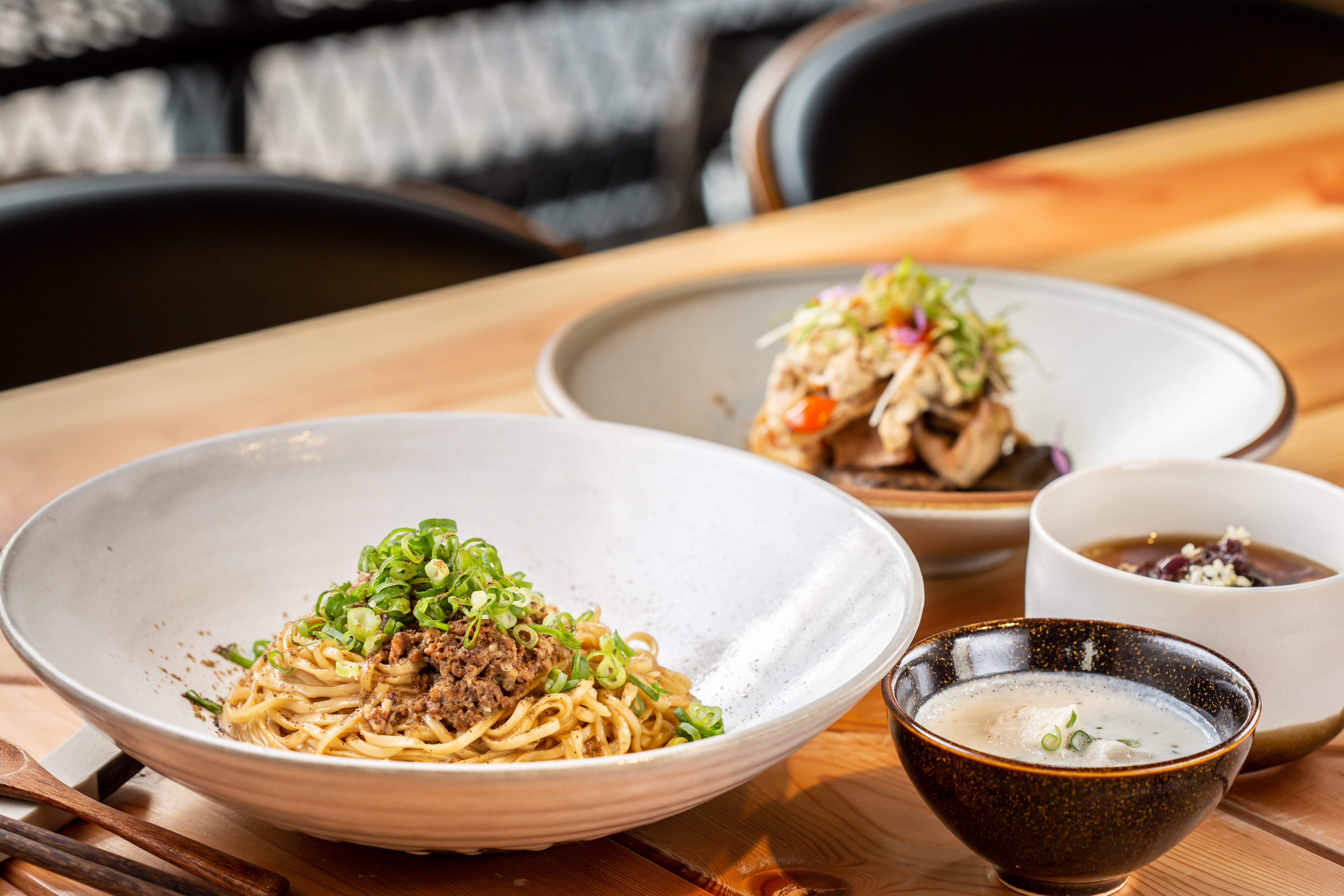 「元YUAN」餐廳因為主廚蕭淳元來自南投，推出週六午間限定的「阿元意麵套餐」，非常有人氣。