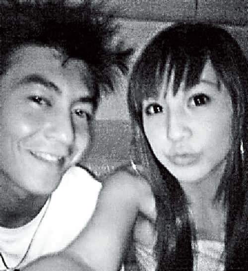不僅小煜，Mika也熱貼陳冠希，2人因此傳出曖昧。
