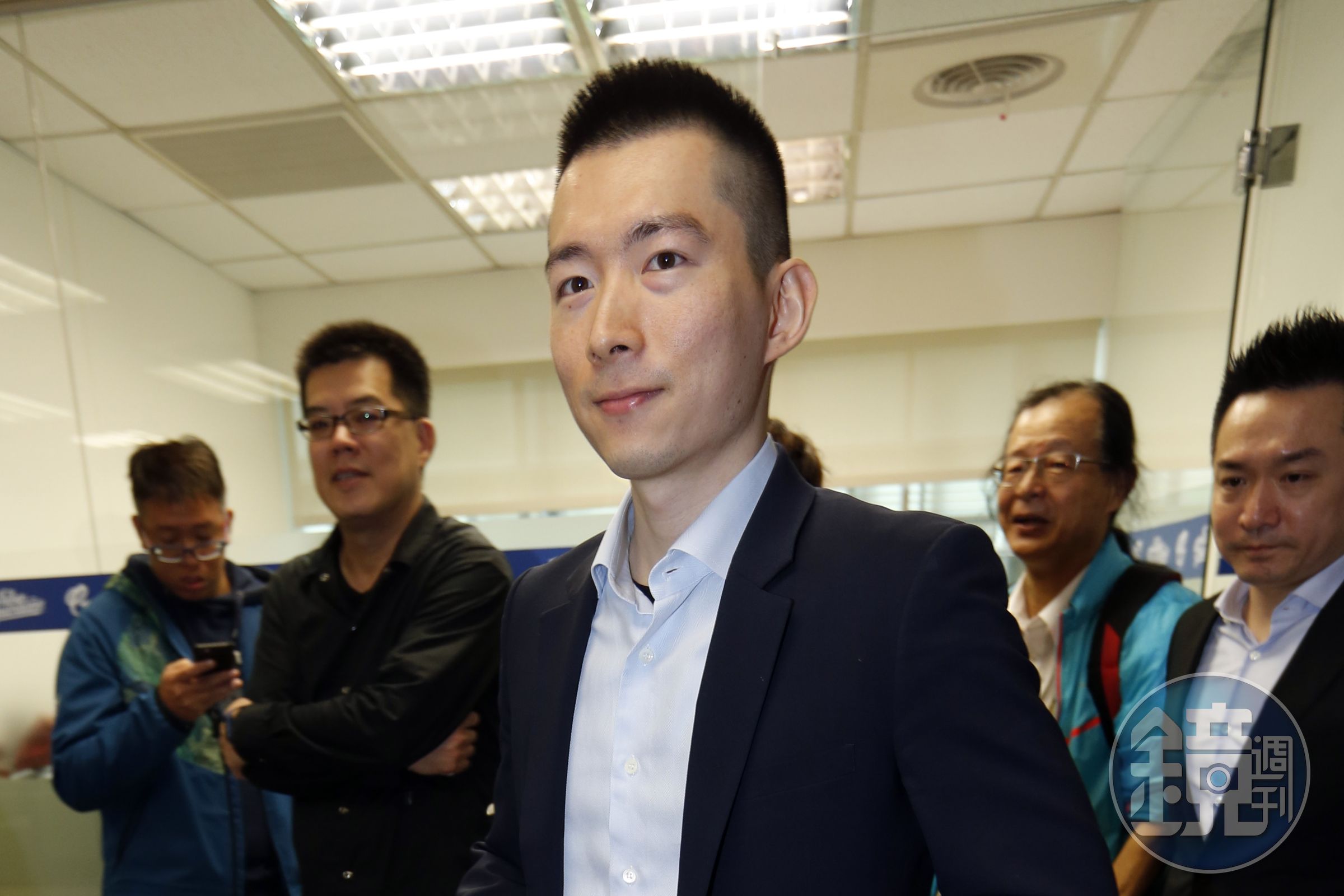 蔡承儒進台灣大擔任董事，市場解讀頗有「易子而教」的意味。