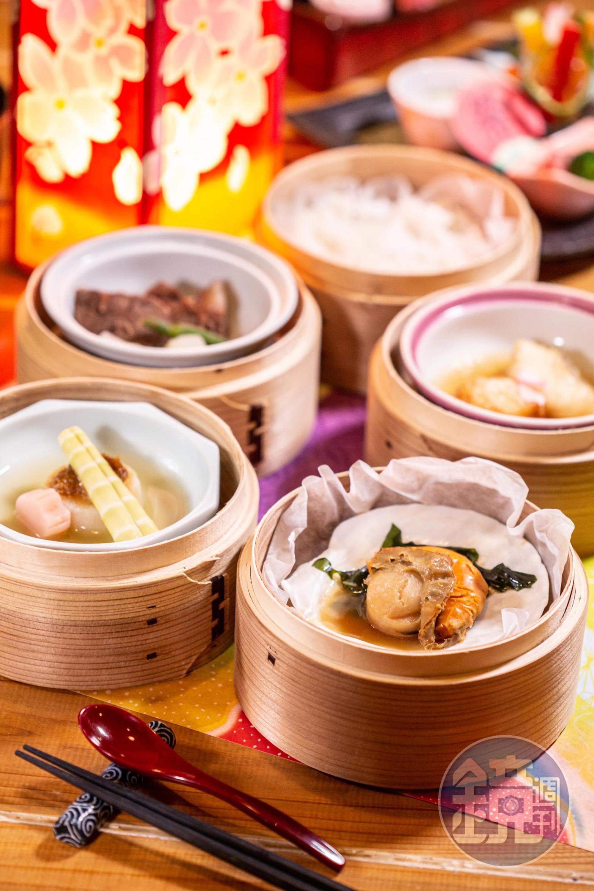 蒸籠料理是恬淡有味的海陸綜合大餐。