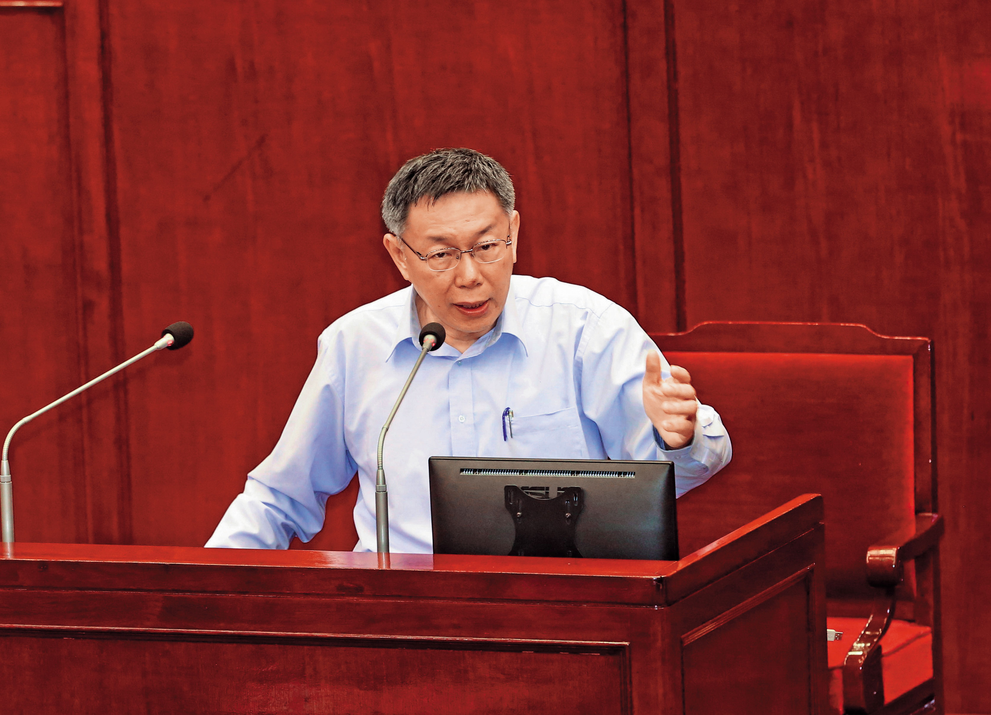 得知高雄市有意「攔胡」味全龍南下進駐,台北市長柯文哲也在市議會明確表態,要全力留下味全龍在台北。