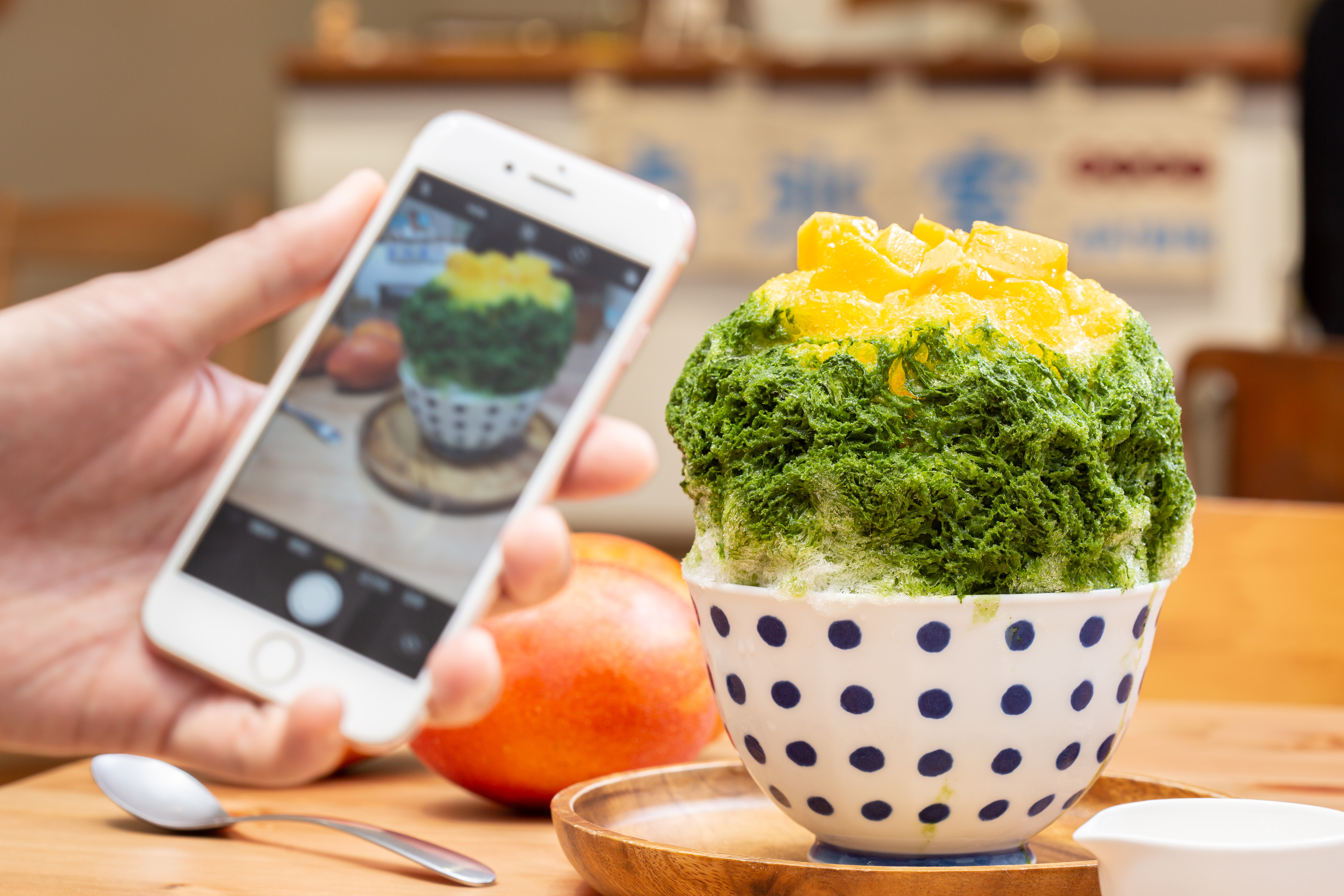 「点氷室」常推出季節限定的果實冰，「夏日老京都」抹茶清爽。（190元／份）