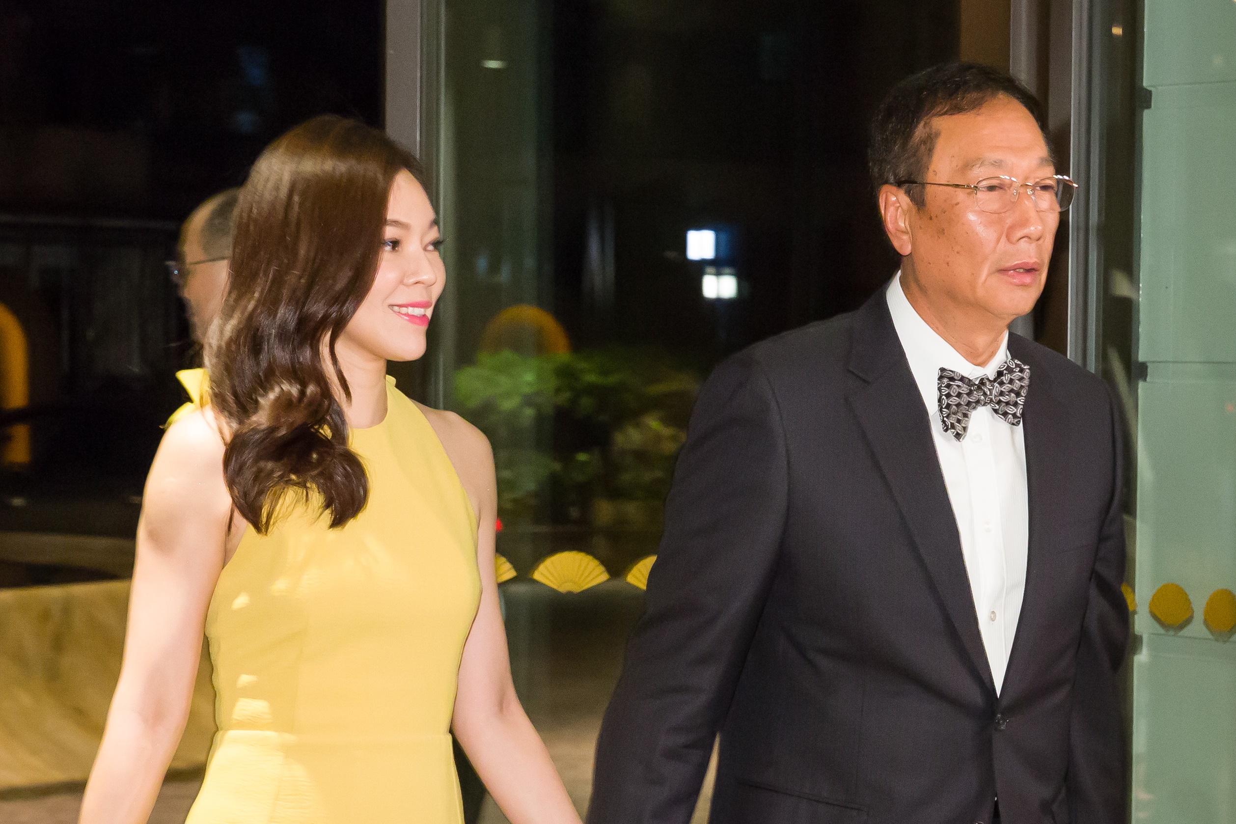 國民黨總統初選候選人郭台銘，日前帶著妻子曾馨瑩一同上政論節目，為選戰加溫。（本刊資料照）