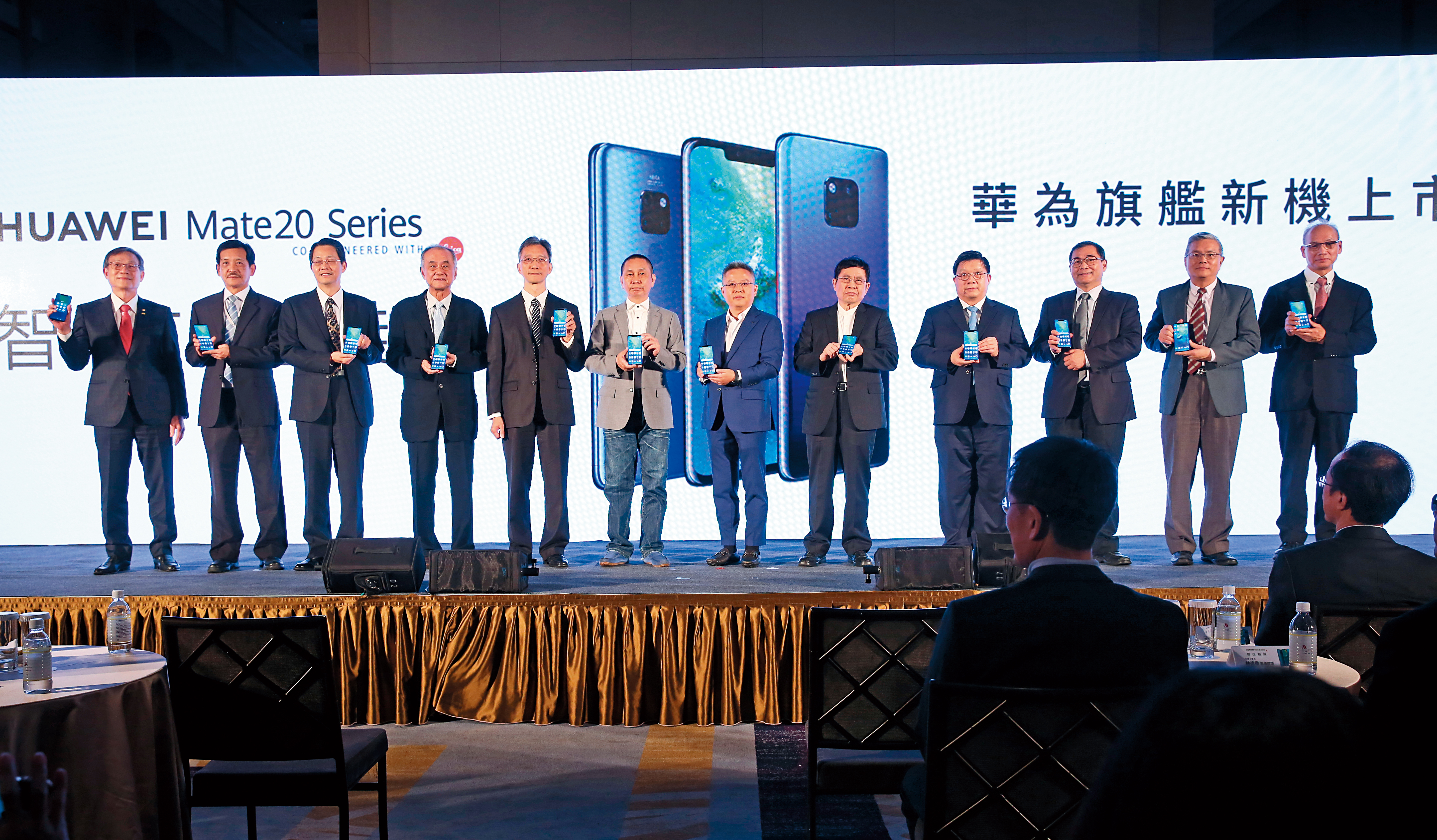 多鏡頭手機問世，帶動股王大立光的業績基本面持續成長。