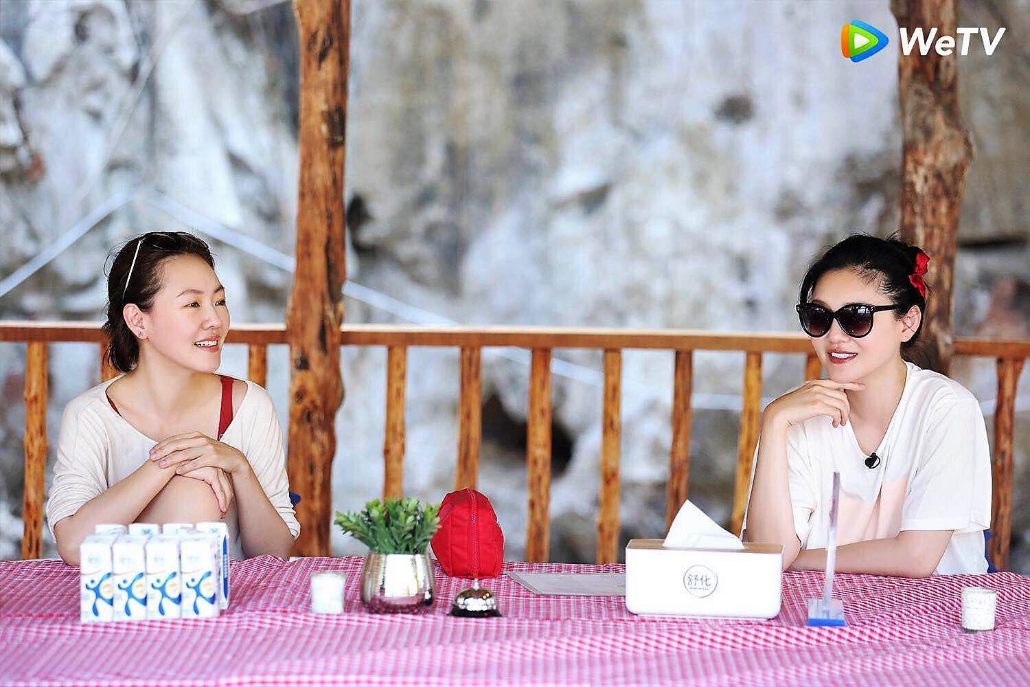 小S（左）再次點評林志玲，自認可以媲美志玲姊姊。（WeTV提供