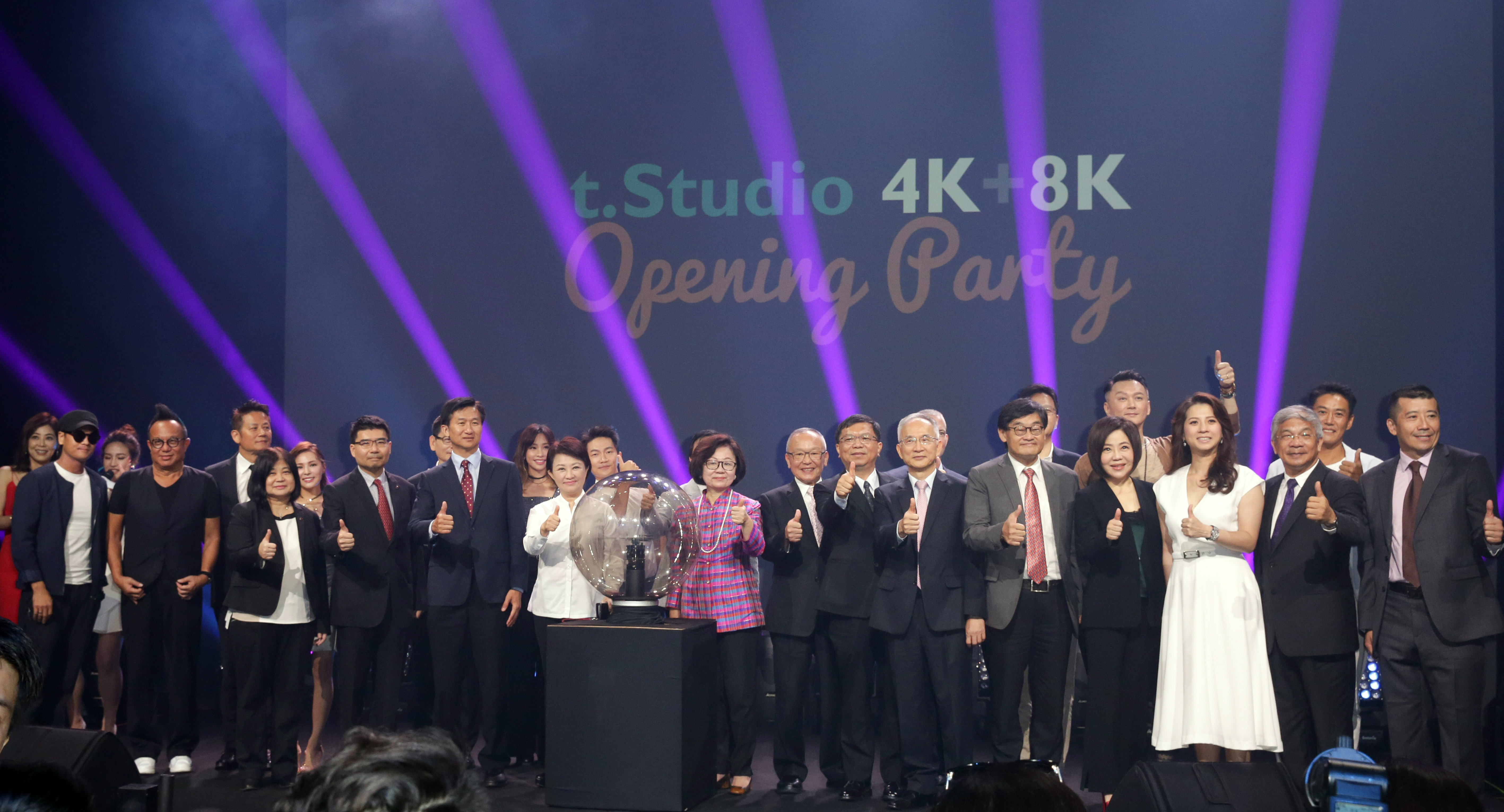 全台首座4K+8K超高畫質攝影棚t.Studio,由鴻海及旗下夏普,與台灣寬頻TBC、媒體棧四強聯手打造。