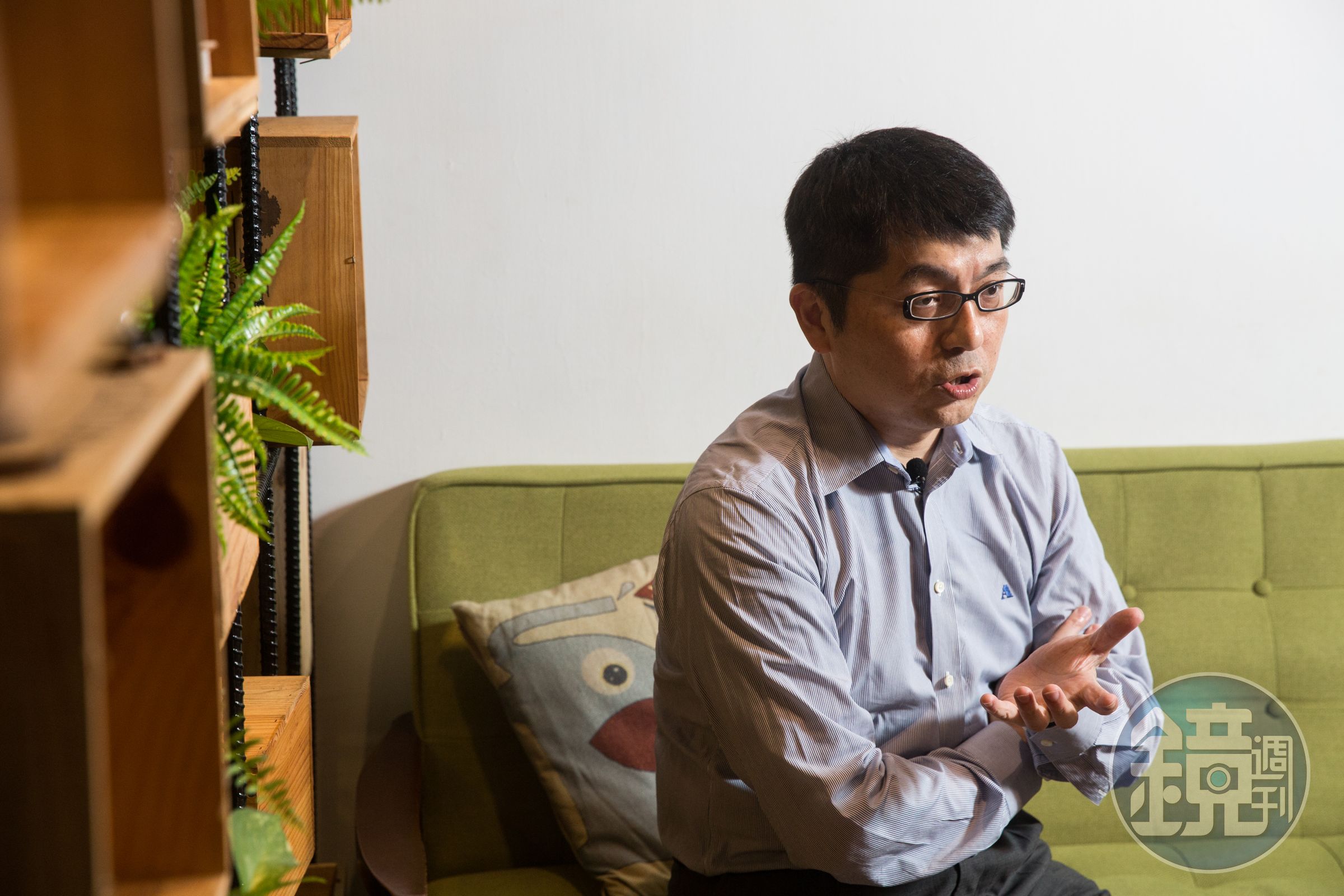 黃豐凱認為當盤勢趨於積極時，可直接觀察投信持股標的，找出可跟買的股票。