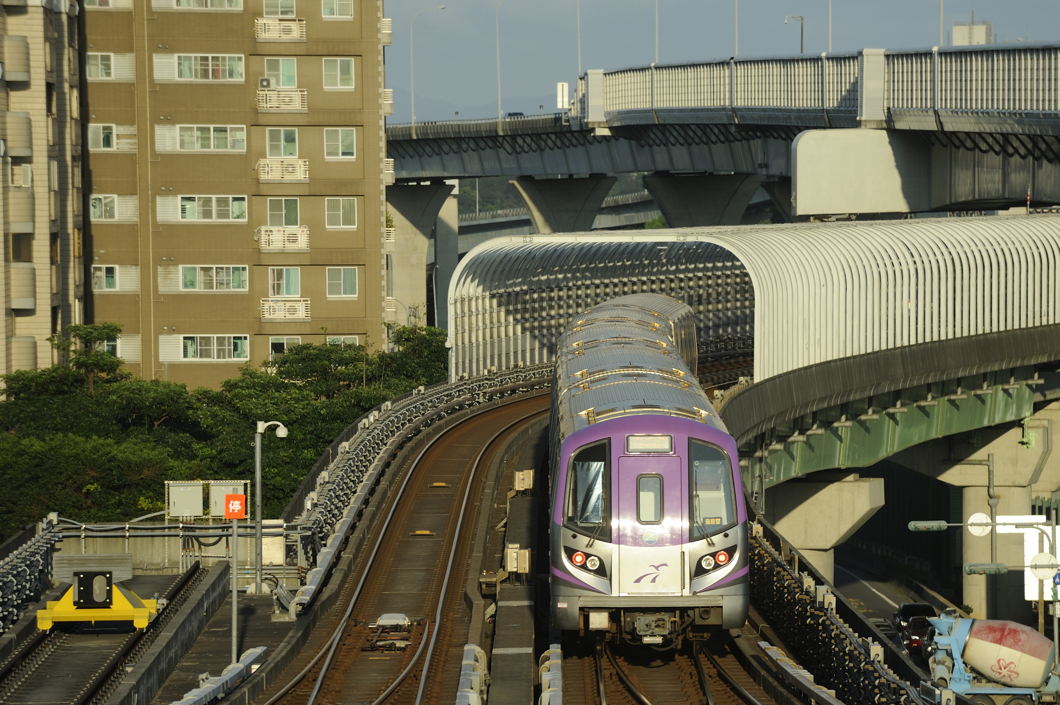 低總價小宅正當道，若能挑到鄰近捷運站的物件，會較有增值潛力。