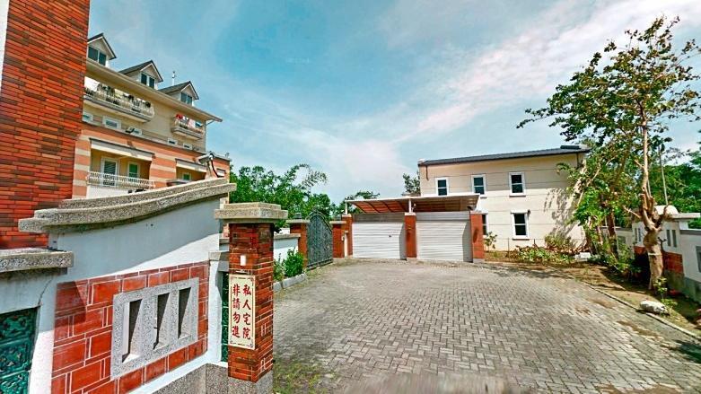 高雄市長韓國瑜妻子李佳芬在雲林古坑擁有的豪宅是農舍,有部分是違建加蓋。(取自Google地圖)