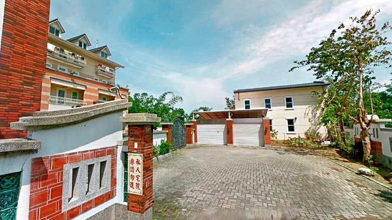 高雄市長韓國瑜妻子李佳芬先前在雲林古坑擁有的豪宅是農舍，有部分是違建加蓋。（取自Google地圖）