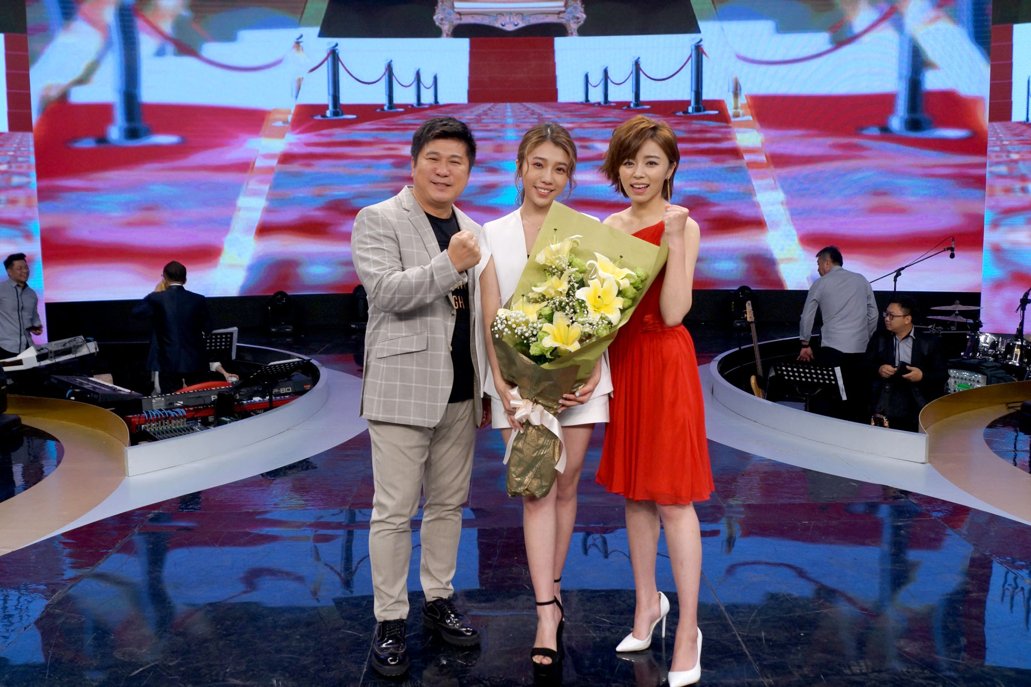 蔡家蓁聲勢大漲終於等到發行個人專輯機會，宣布退賽宣傳新專輯。（民視提供）